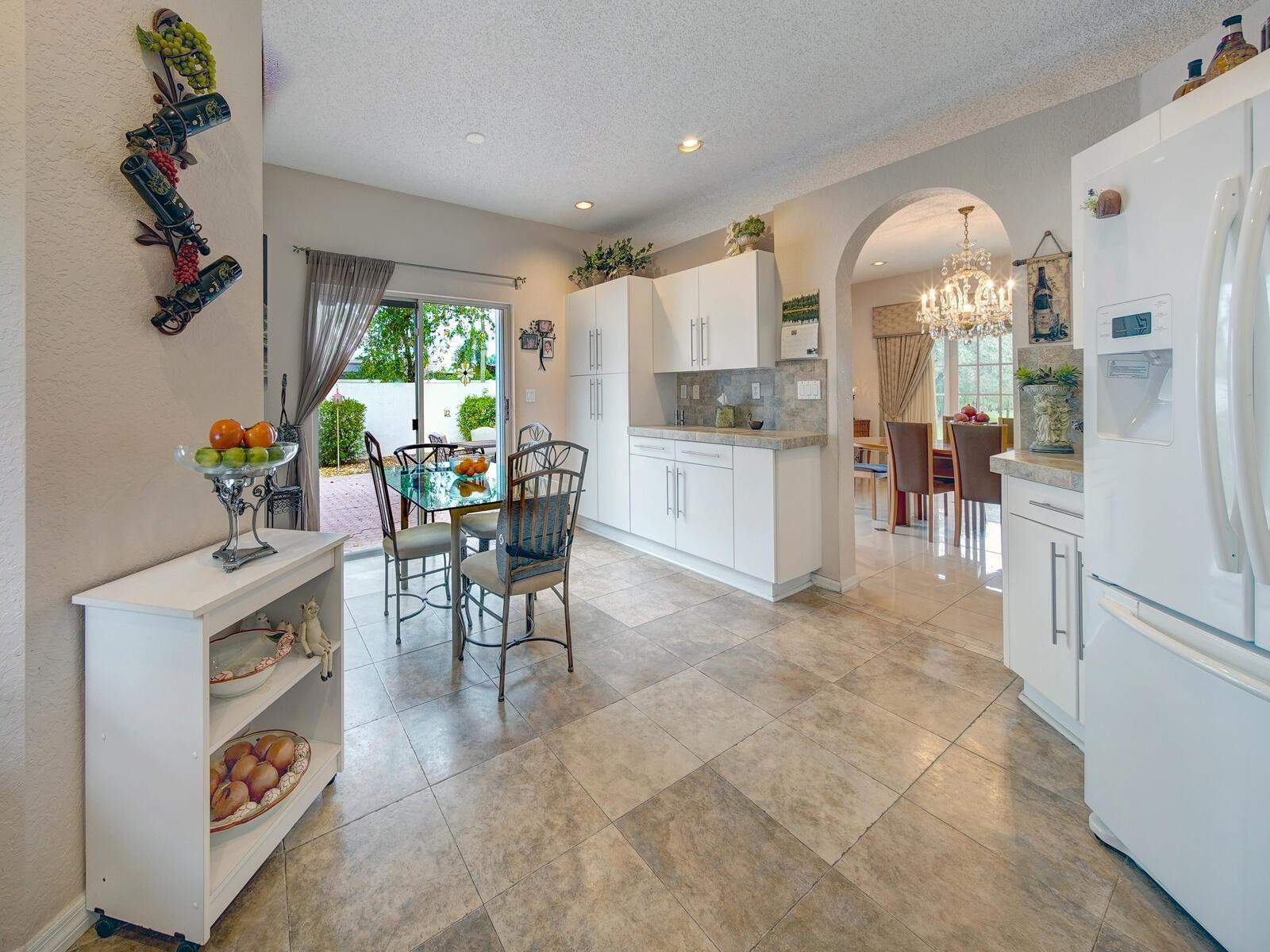 SAWGRASS VILLAGE - Residential