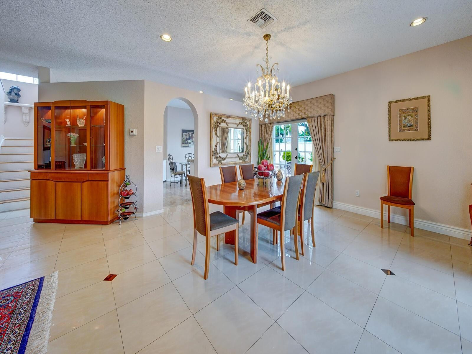 SAWGRASS VILLAGE - Residential