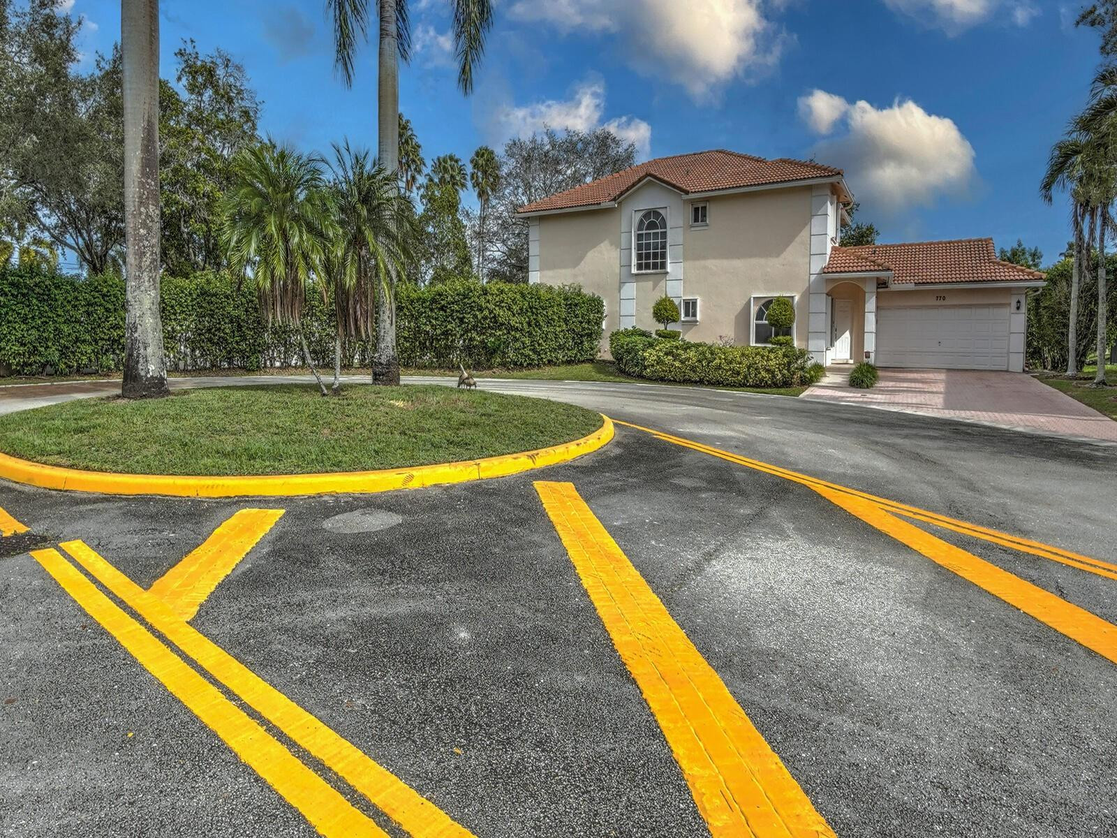 SAWGRASS VILLAGE - Residential