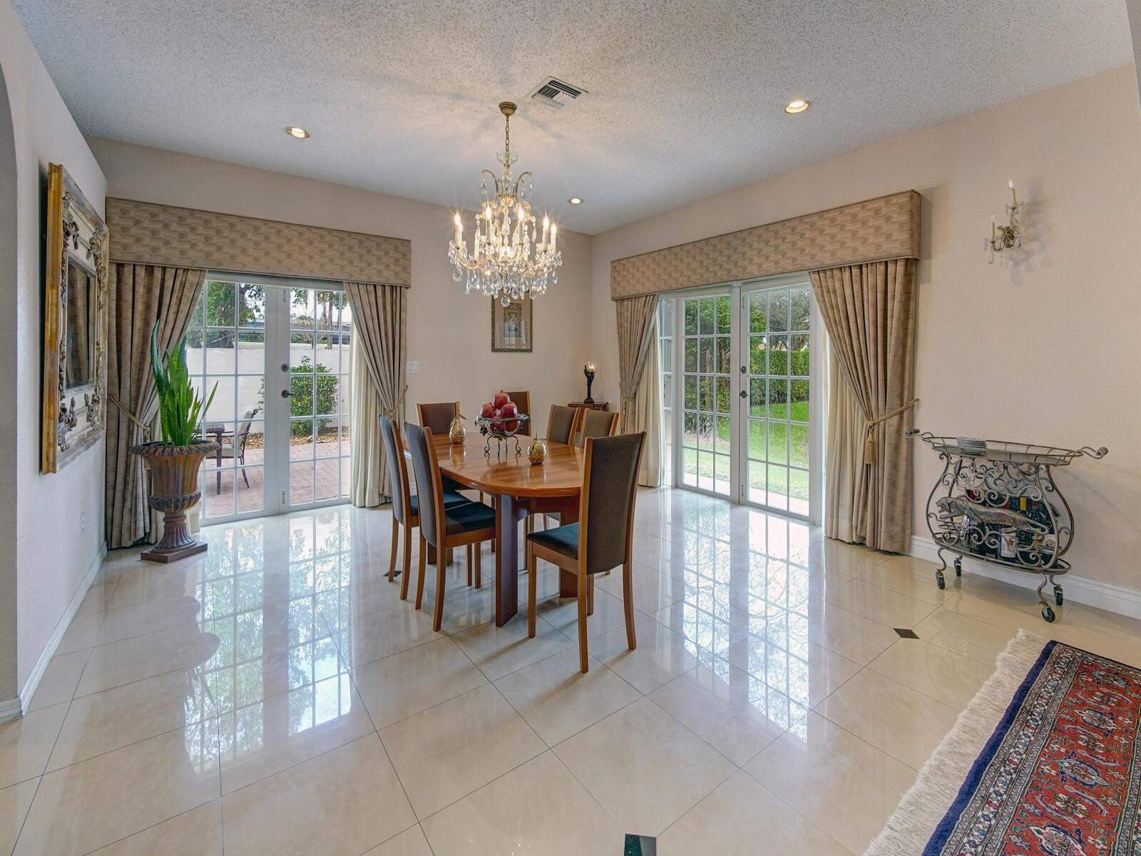 SAWGRASS VILLAGE - Residential