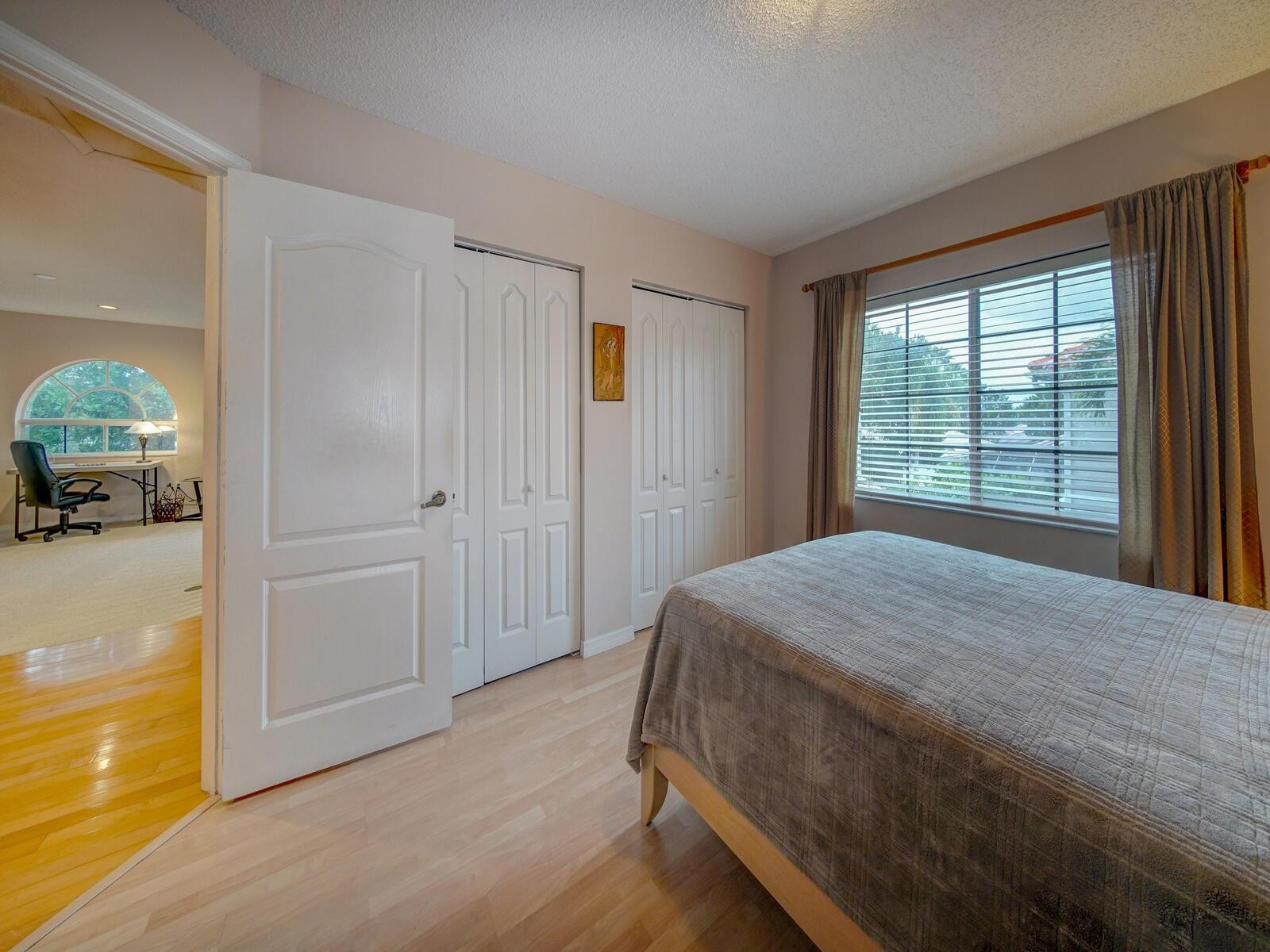 SAWGRASS VILLAGE - Residential