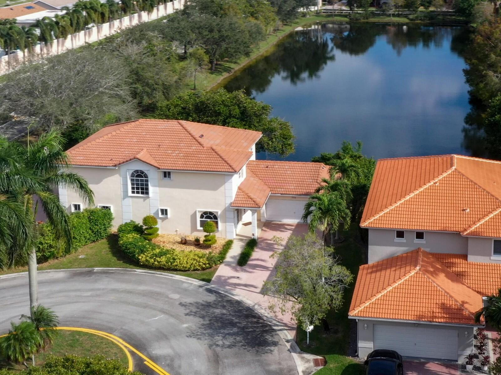 SAWGRASS VILLAGE - Residential