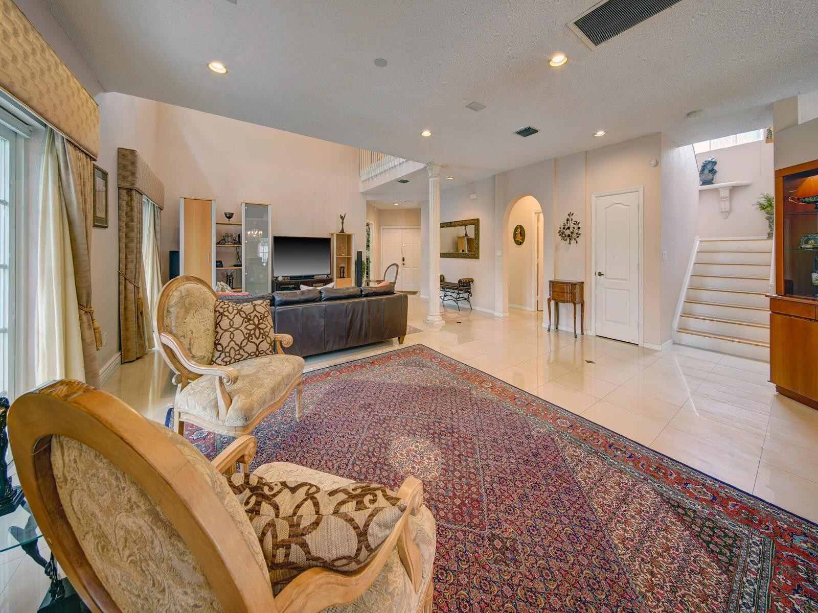 SAWGRASS VILLAGE - Residential