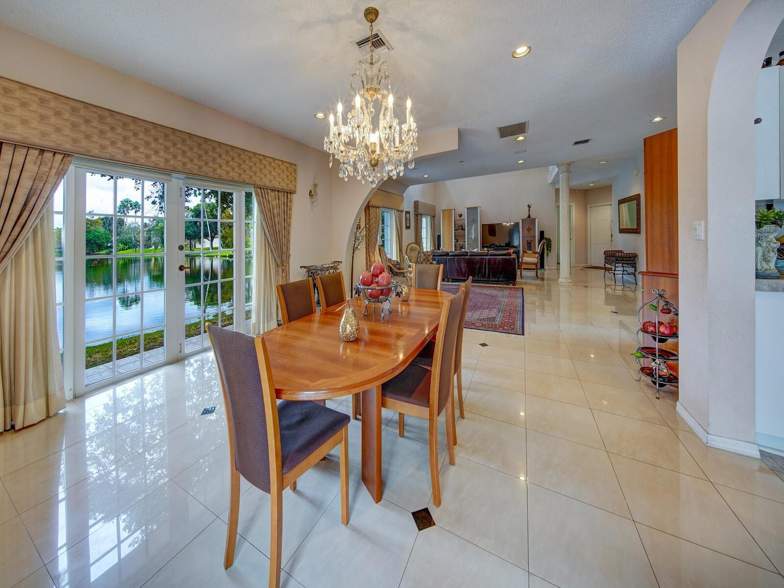 SAWGRASS VILLAGE - Residential
