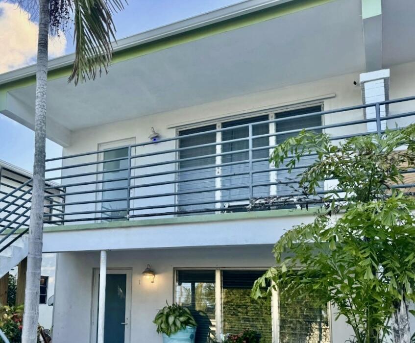 NORTH LAKESIDE CONDO - Residential Lease
