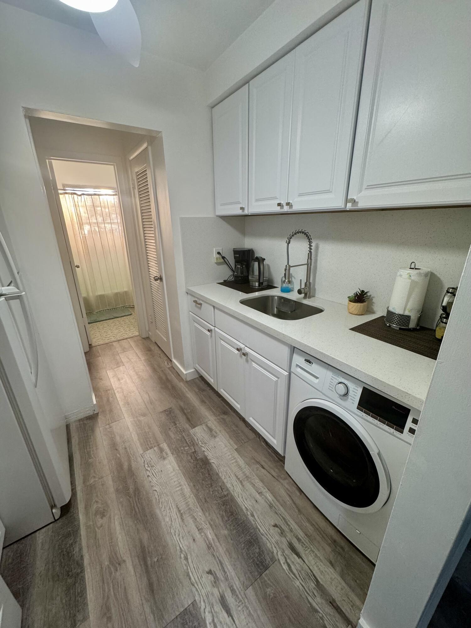 NORTH LAKESIDE CONDO - Residential Lease