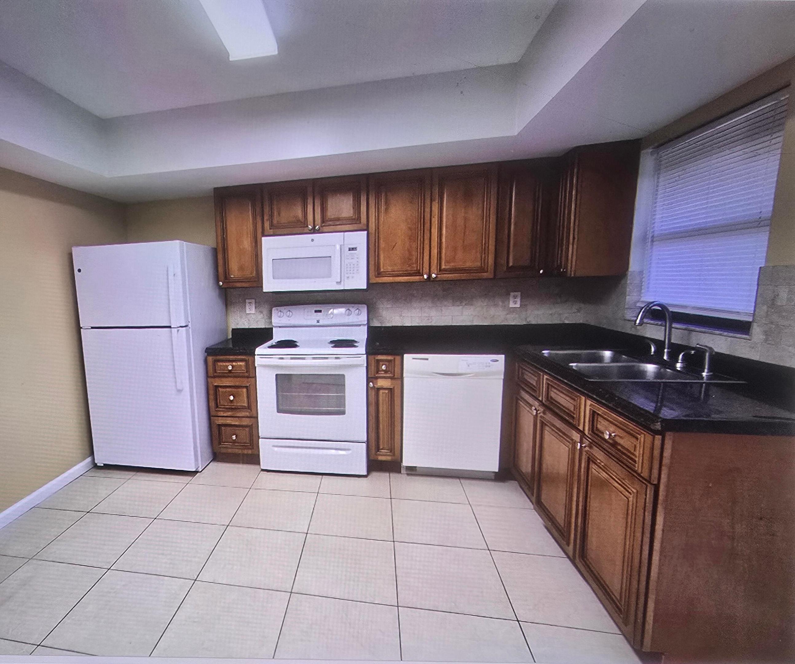 SOUTH SHORE 4 OF WELLINGTON - Residential Lease