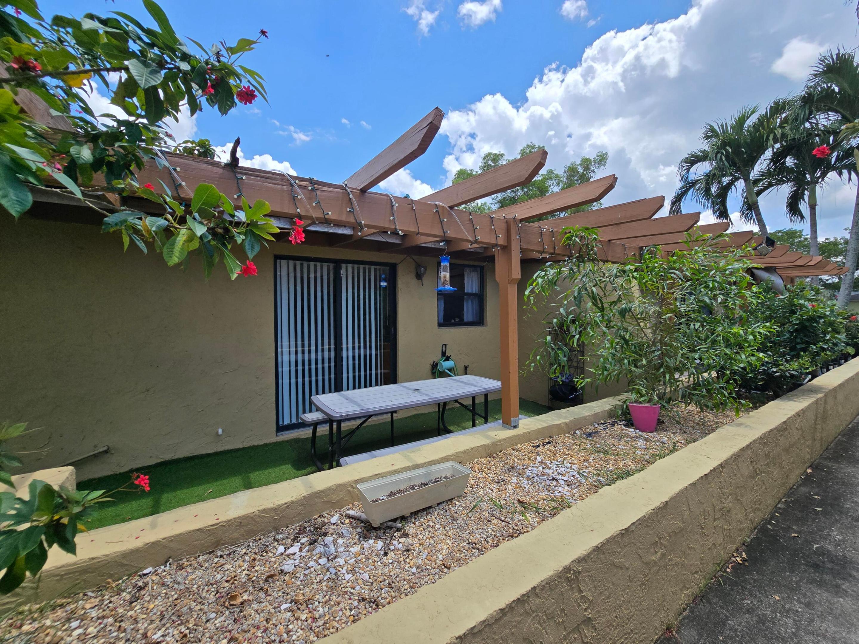 SOUTH SHORE 4 OF WELLINGTON - Residential Lease