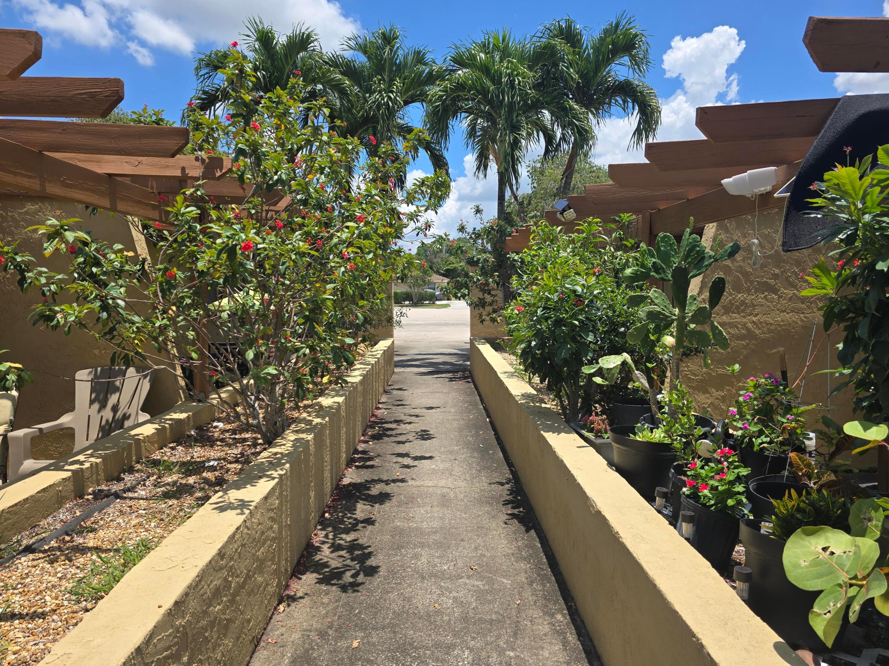 SOUTH SHORE 4 OF WELLINGTON - Residential Lease