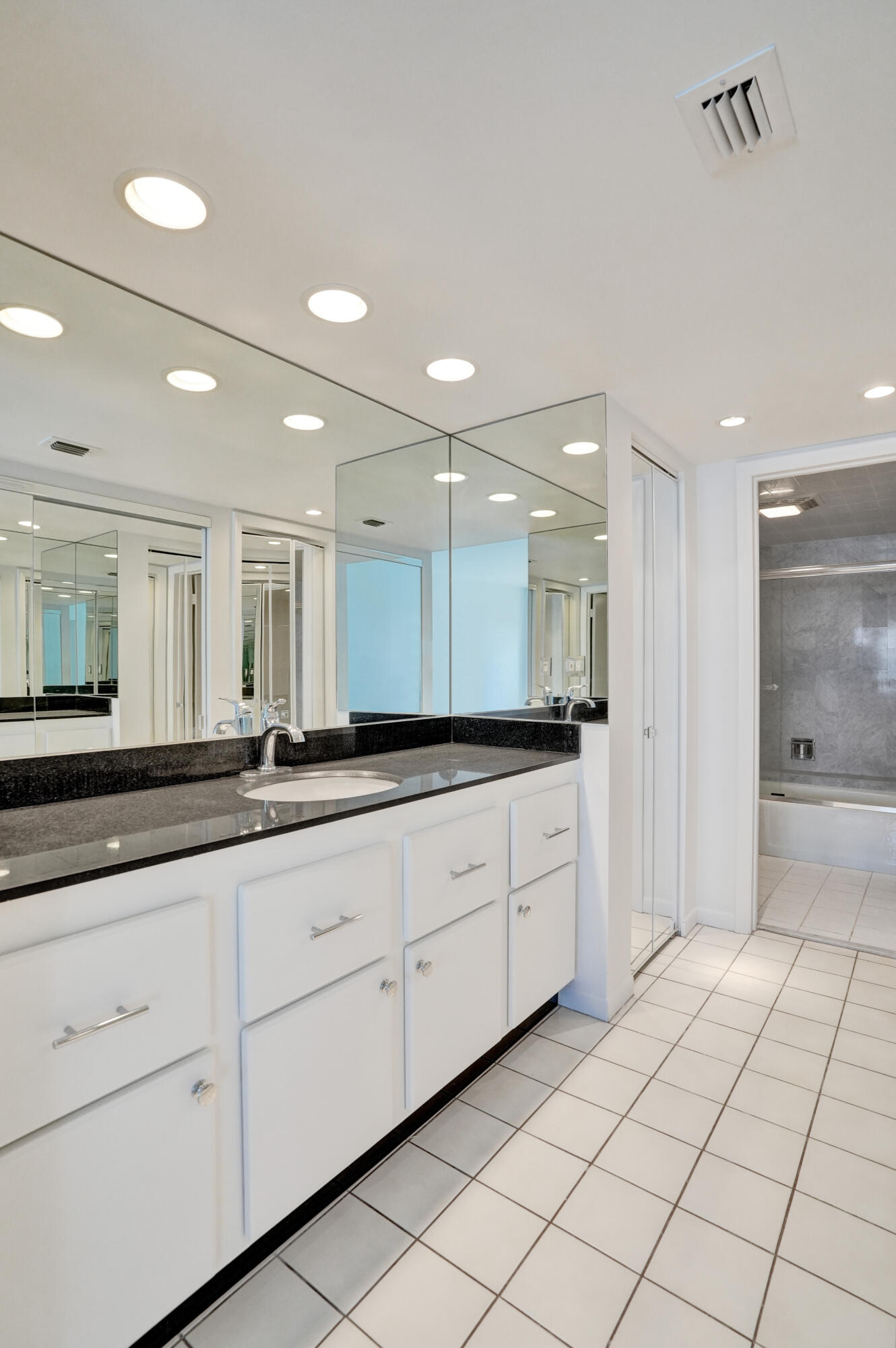 PLAYA DEL MAR CONDO - Residential