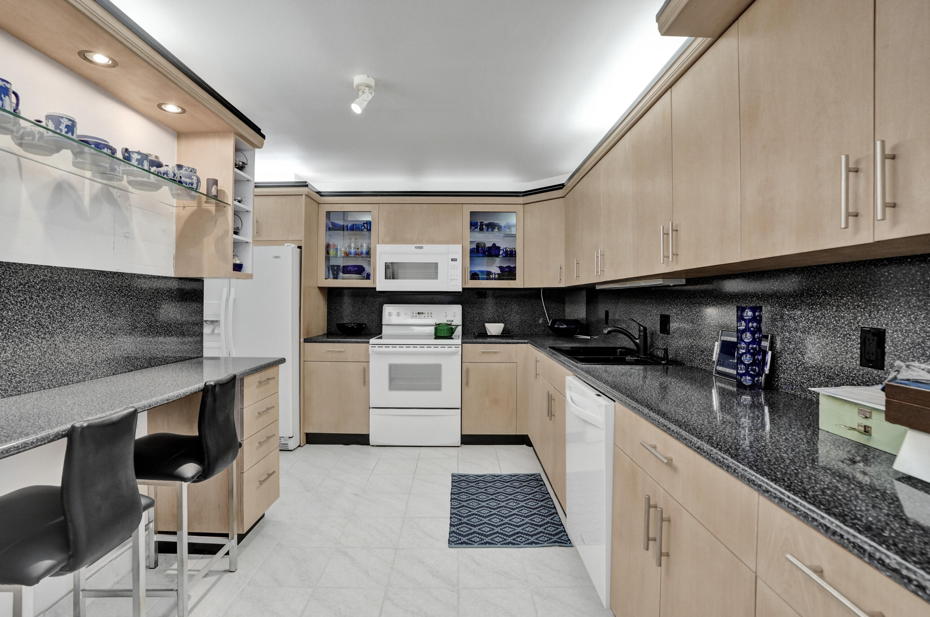 PLAYA DEL MAR CONDO - Residential