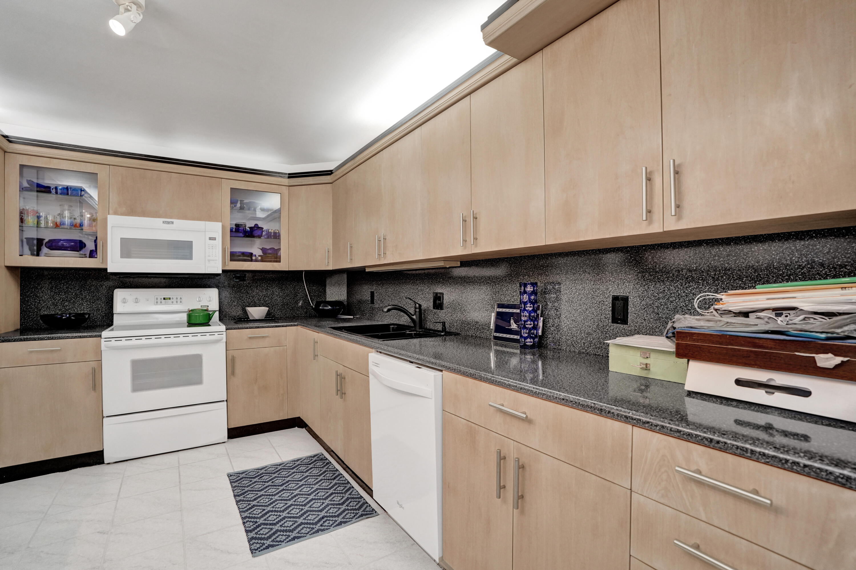 PLAYA DEL MAR CONDO - Residential