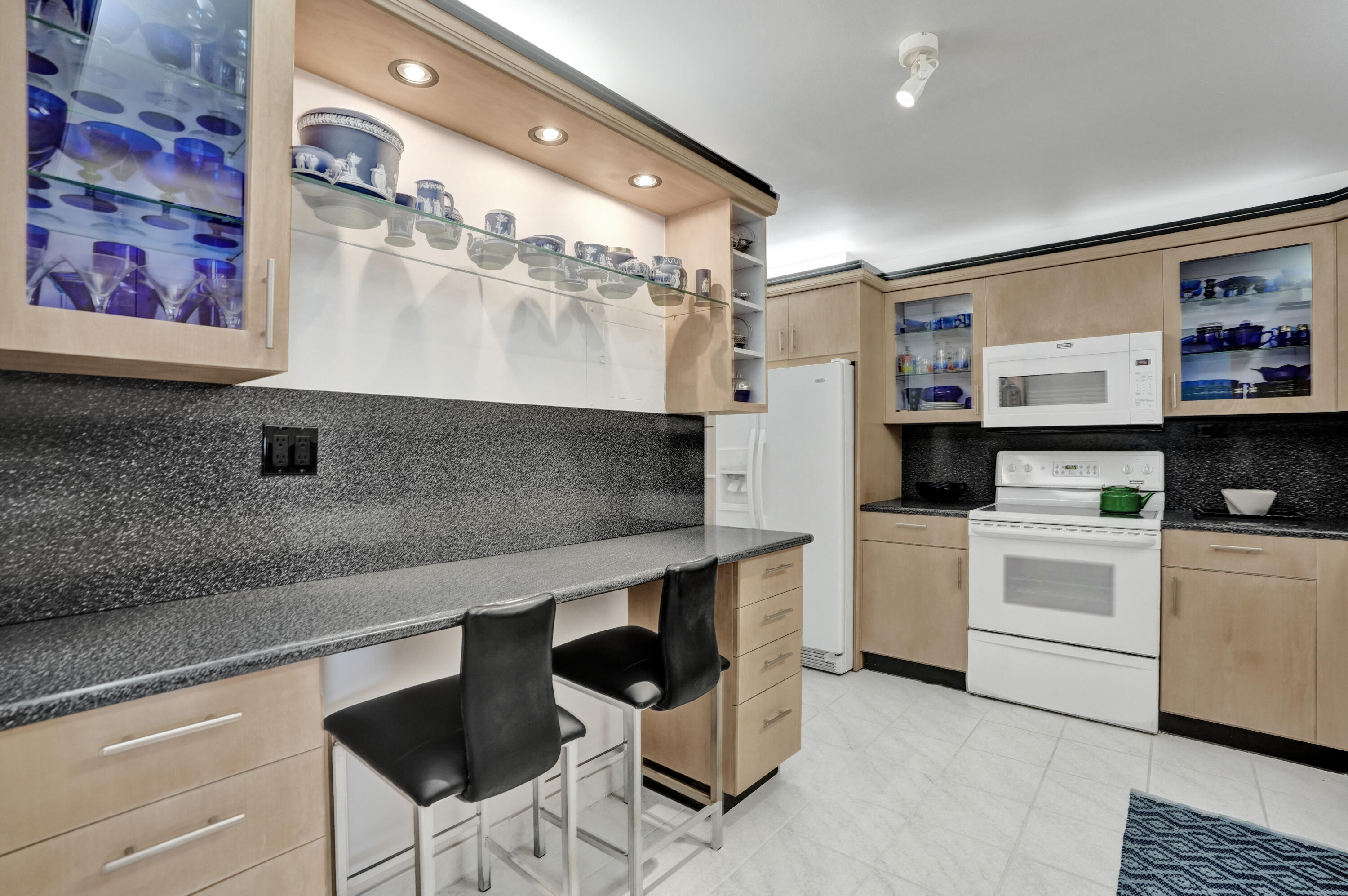 PLAYA DEL MAR CONDO - Residential