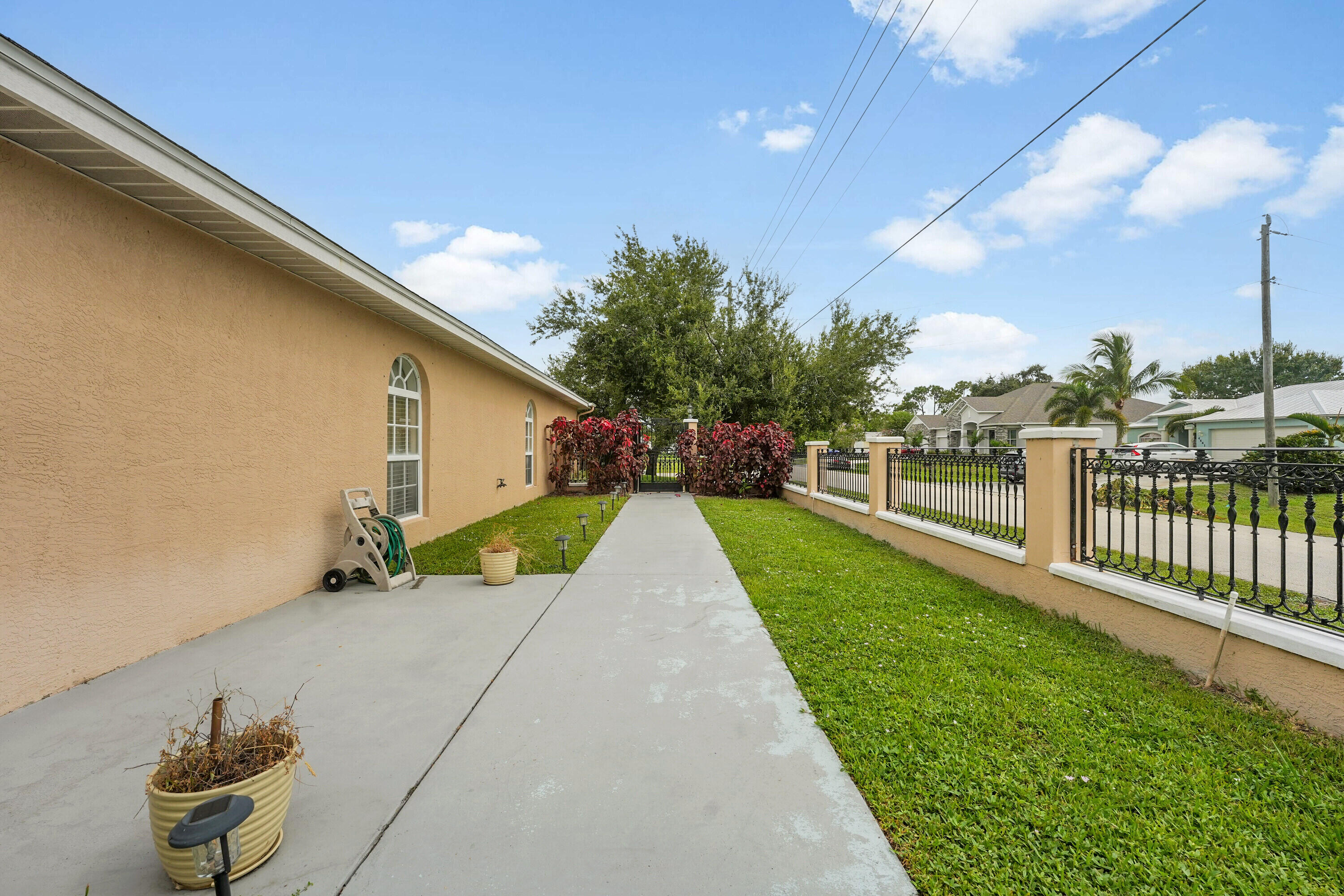 PORT ST LUCIE SECTION 33 - Residential