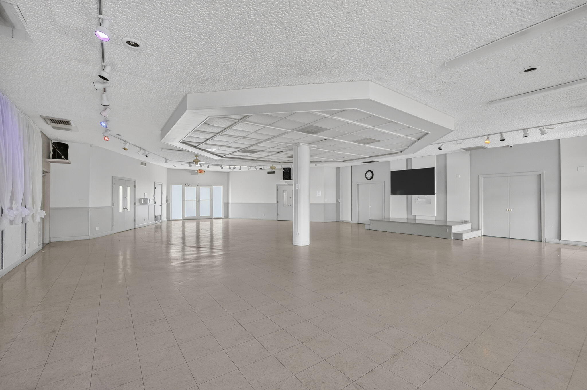 ASHLEY HALL CONDO - Residential
