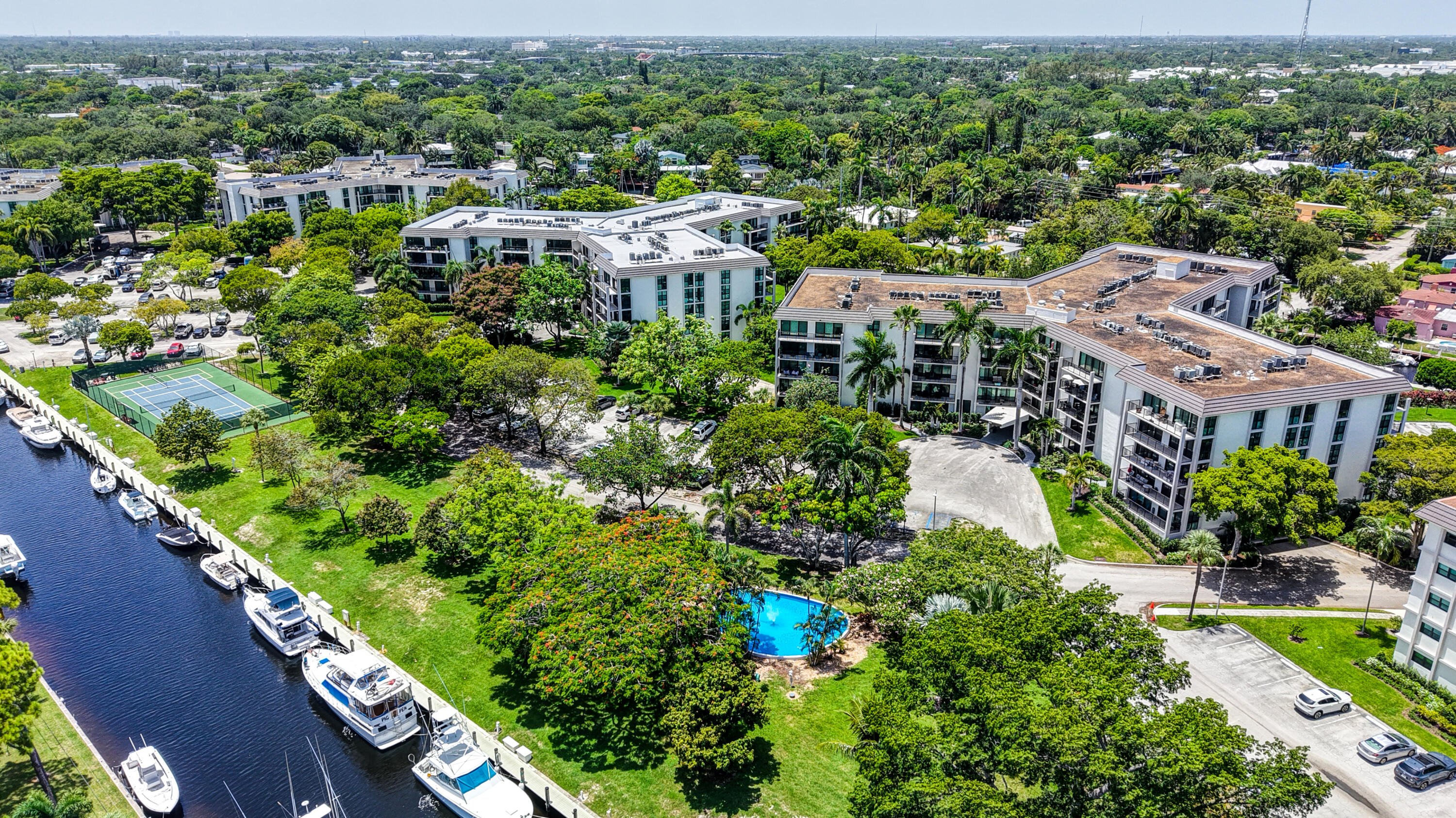 RIVER REACH CONDOMINIUM III - Residential Lease