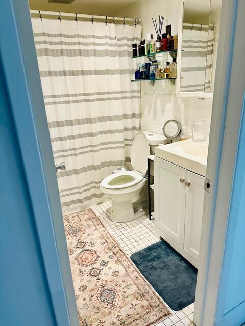 WILTON SHORES EAST CONDO - Residential