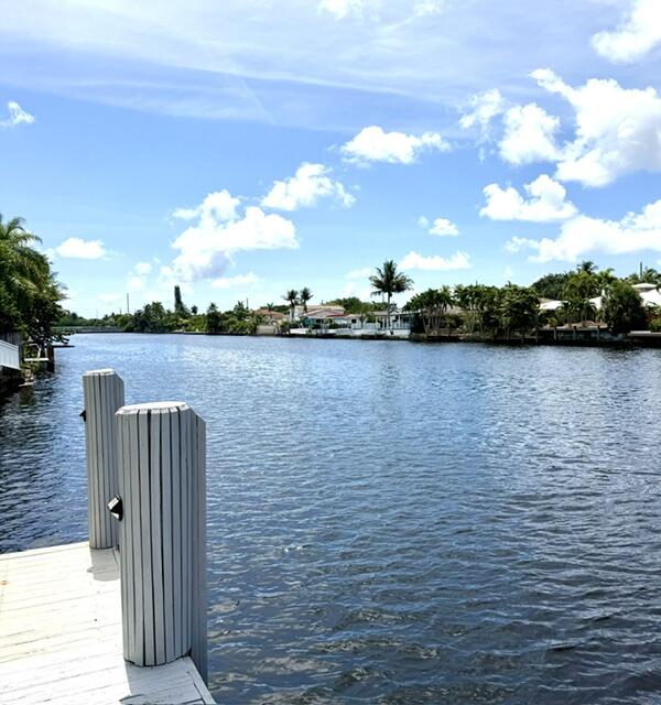 WILTON SHORES EAST CONDO - Residential