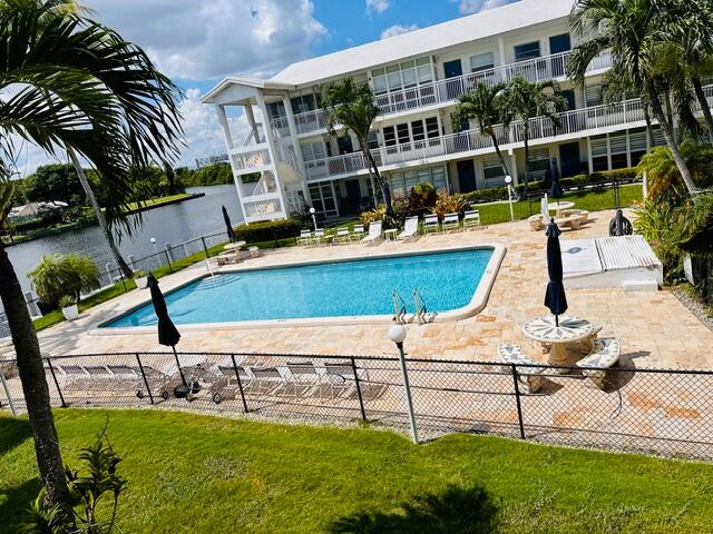 WILTON SHORES EAST CONDO - Residential