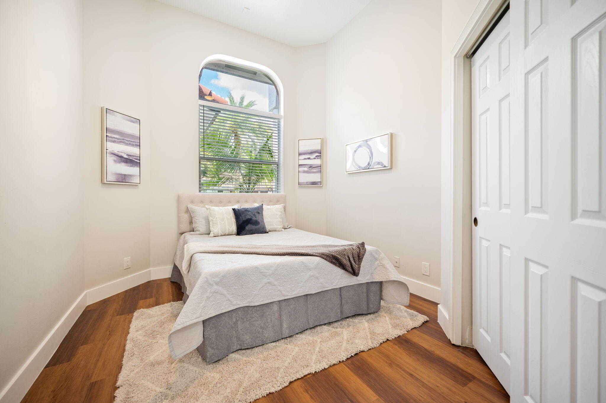 MEADOW RUN - Residential