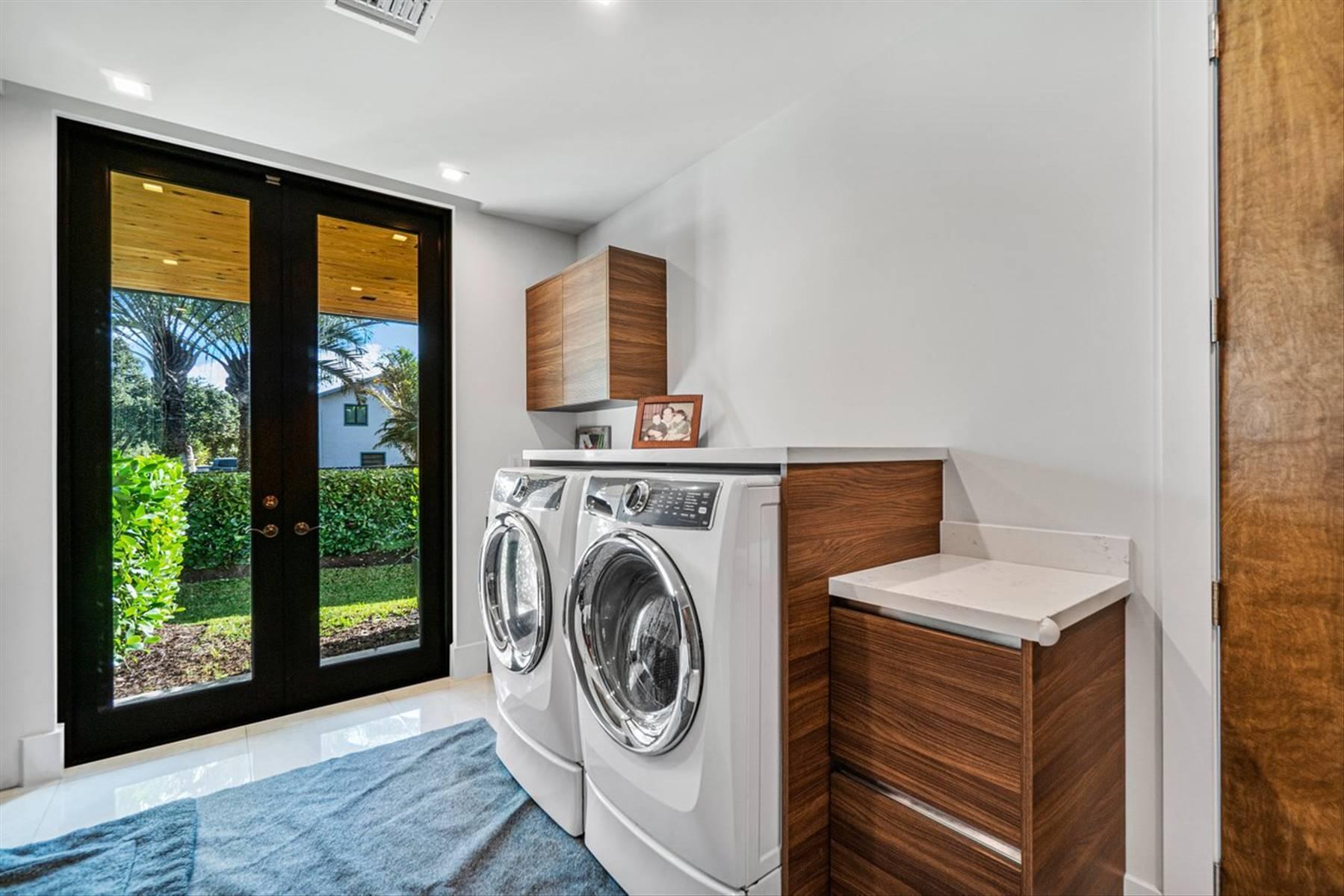 Riverland Manor - Residential