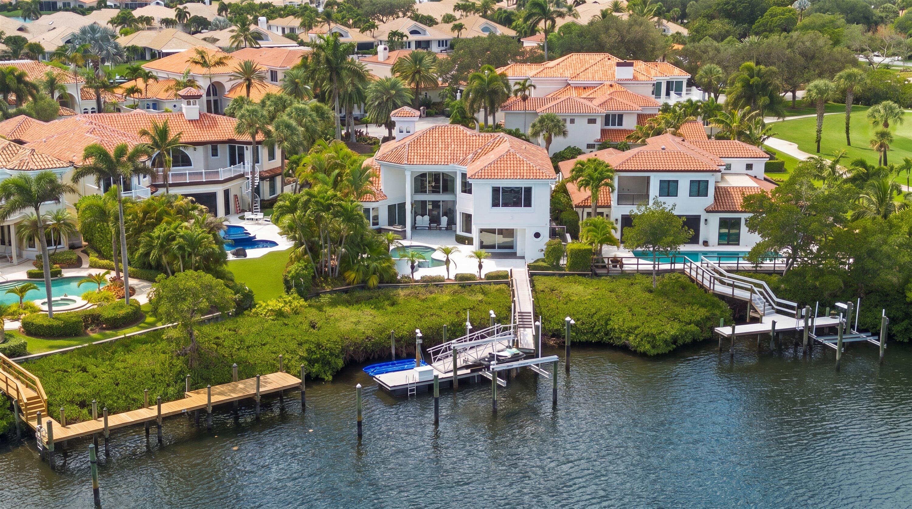 BARROW ISLAND AT JONATHANS LANDING - Residential