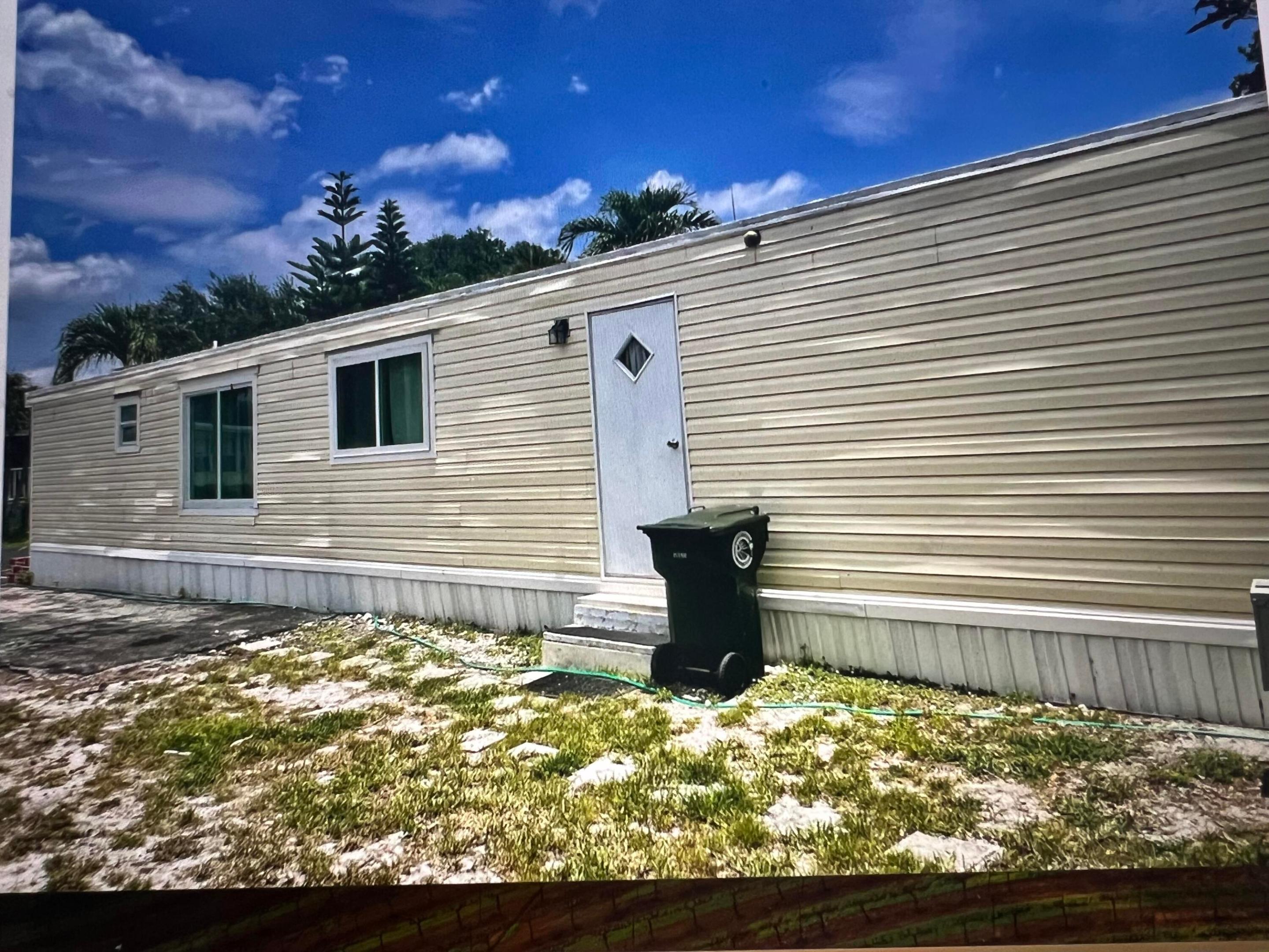 DEERFIELD LAKE - Residential