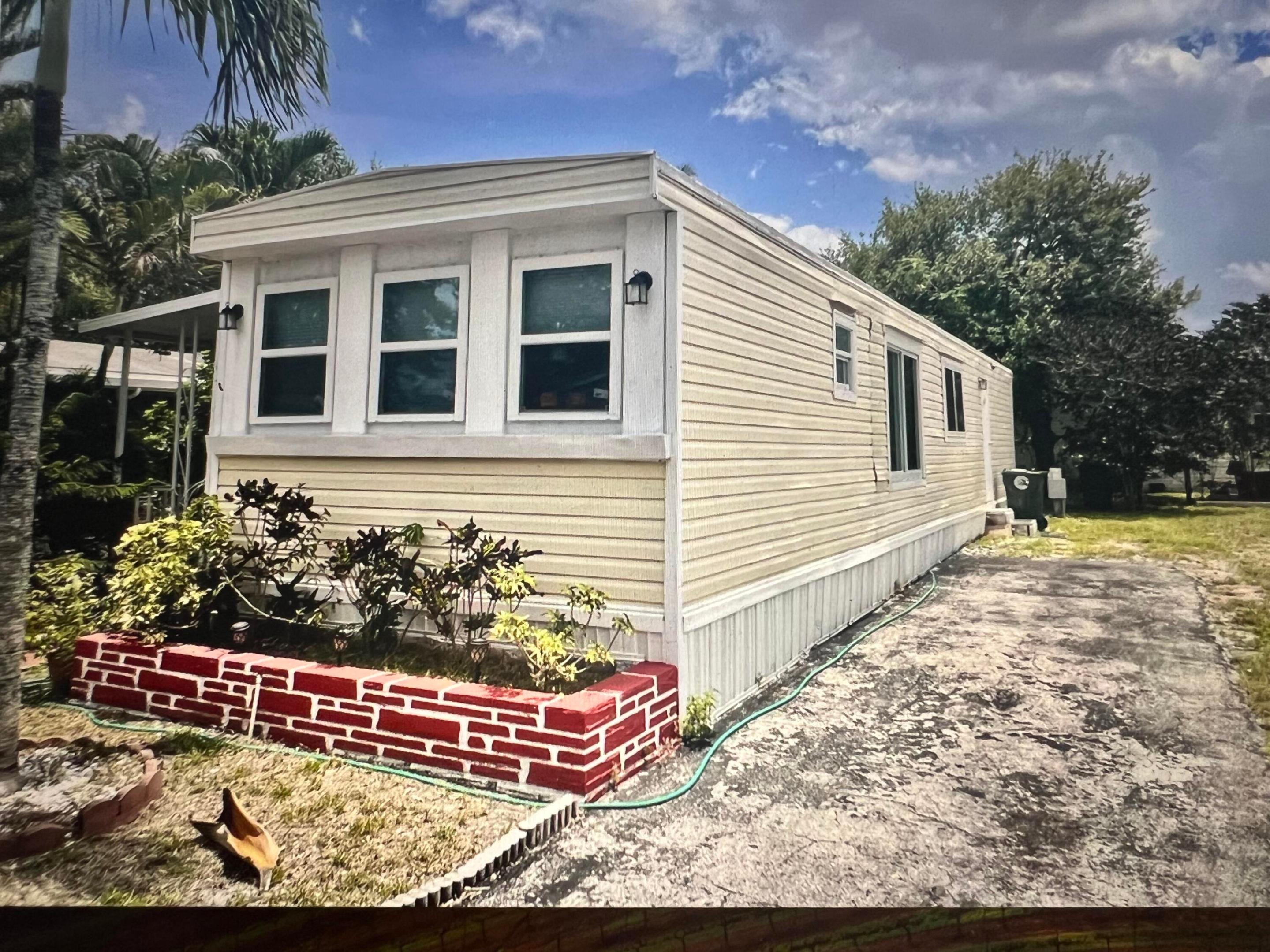 DEERFIELD LAKE - Residential