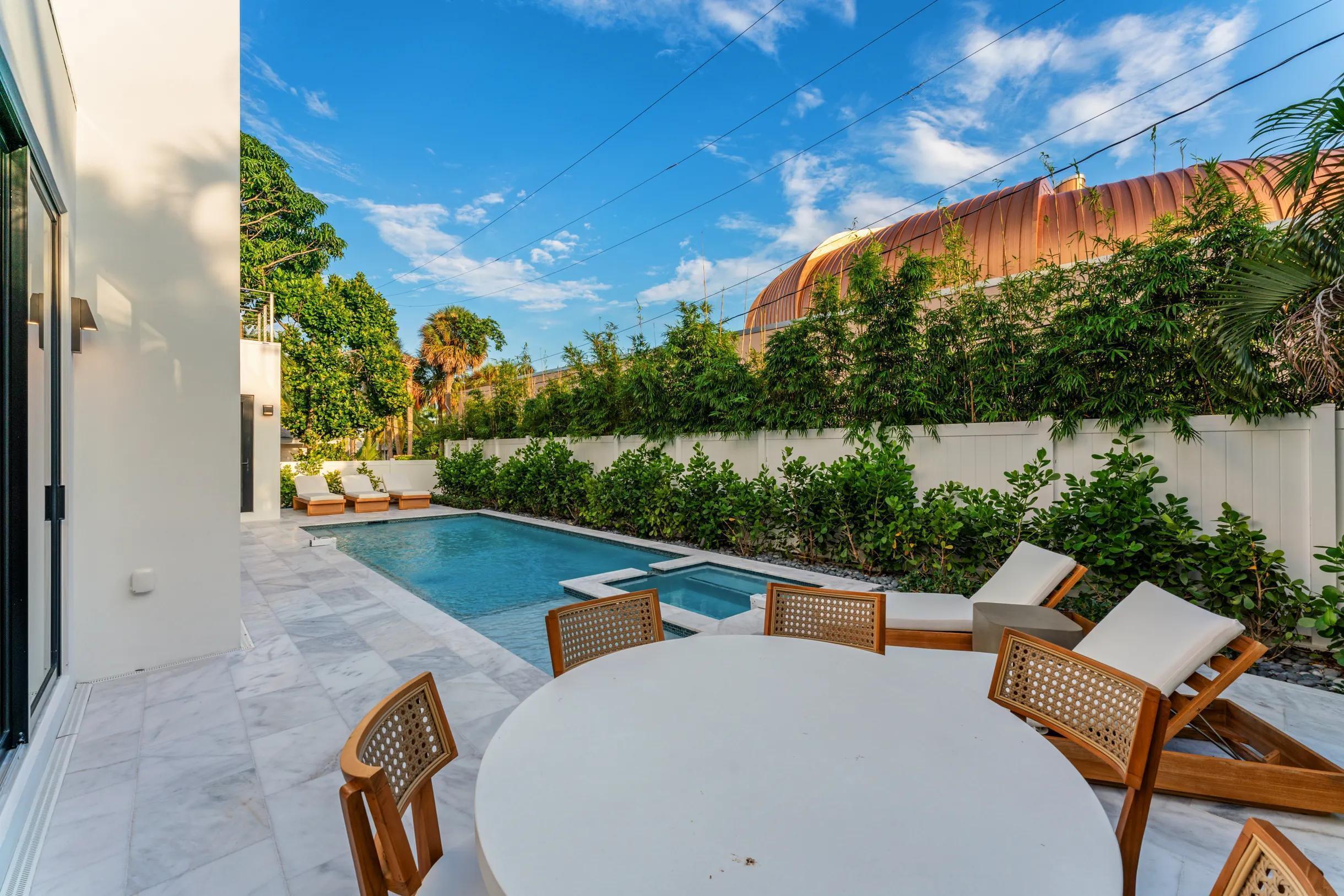 NORTH SHORE TERRACE PL NO 1 - Residential