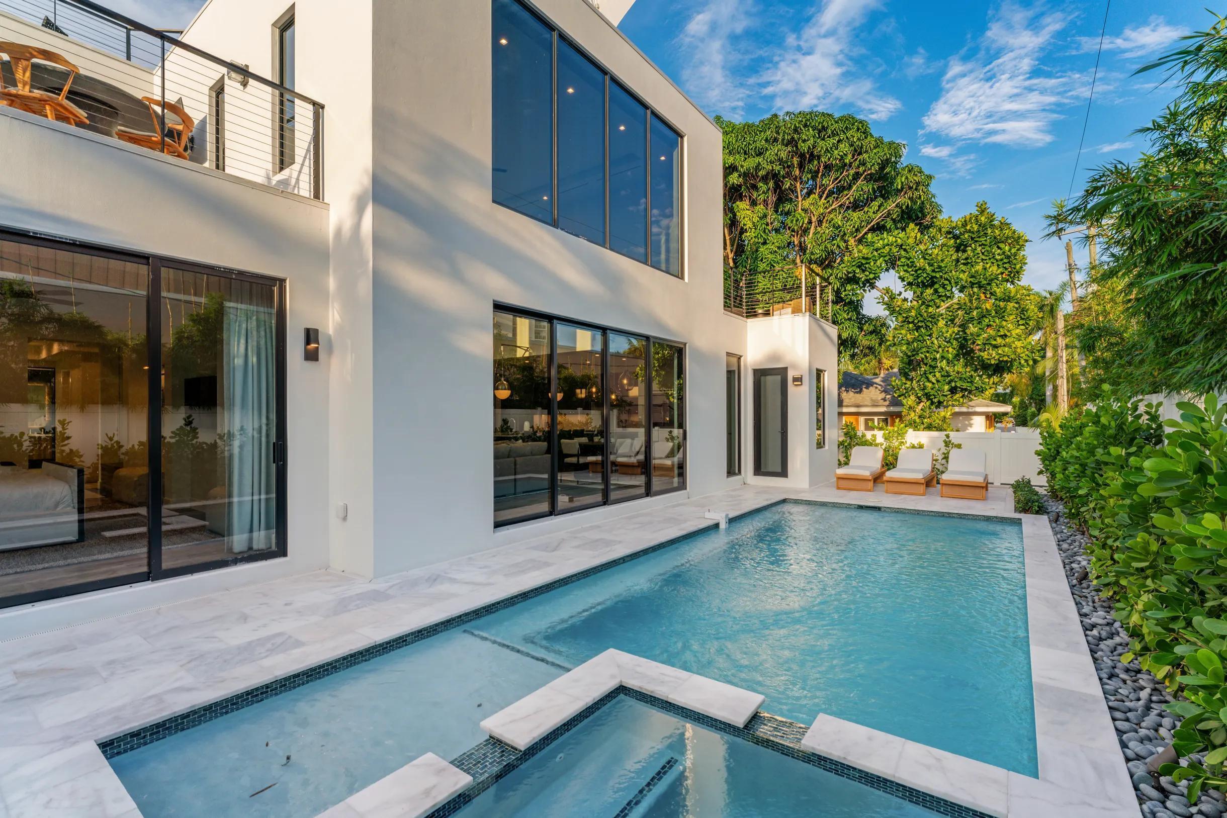 NORTH SHORE TERRACE PL NO 1 - Residential