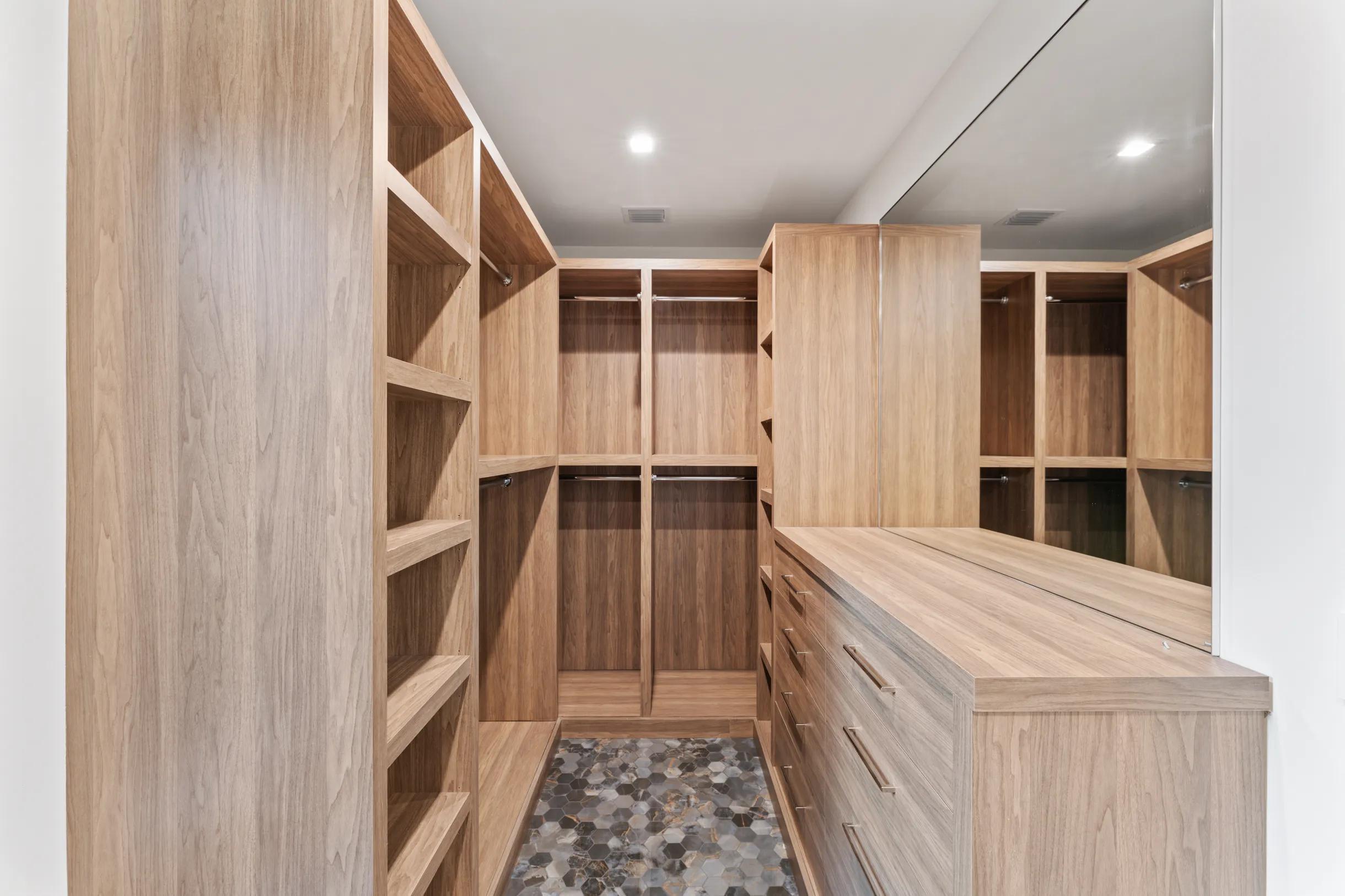 NORTH SHORE TERRACE PL NO 1 - Residential