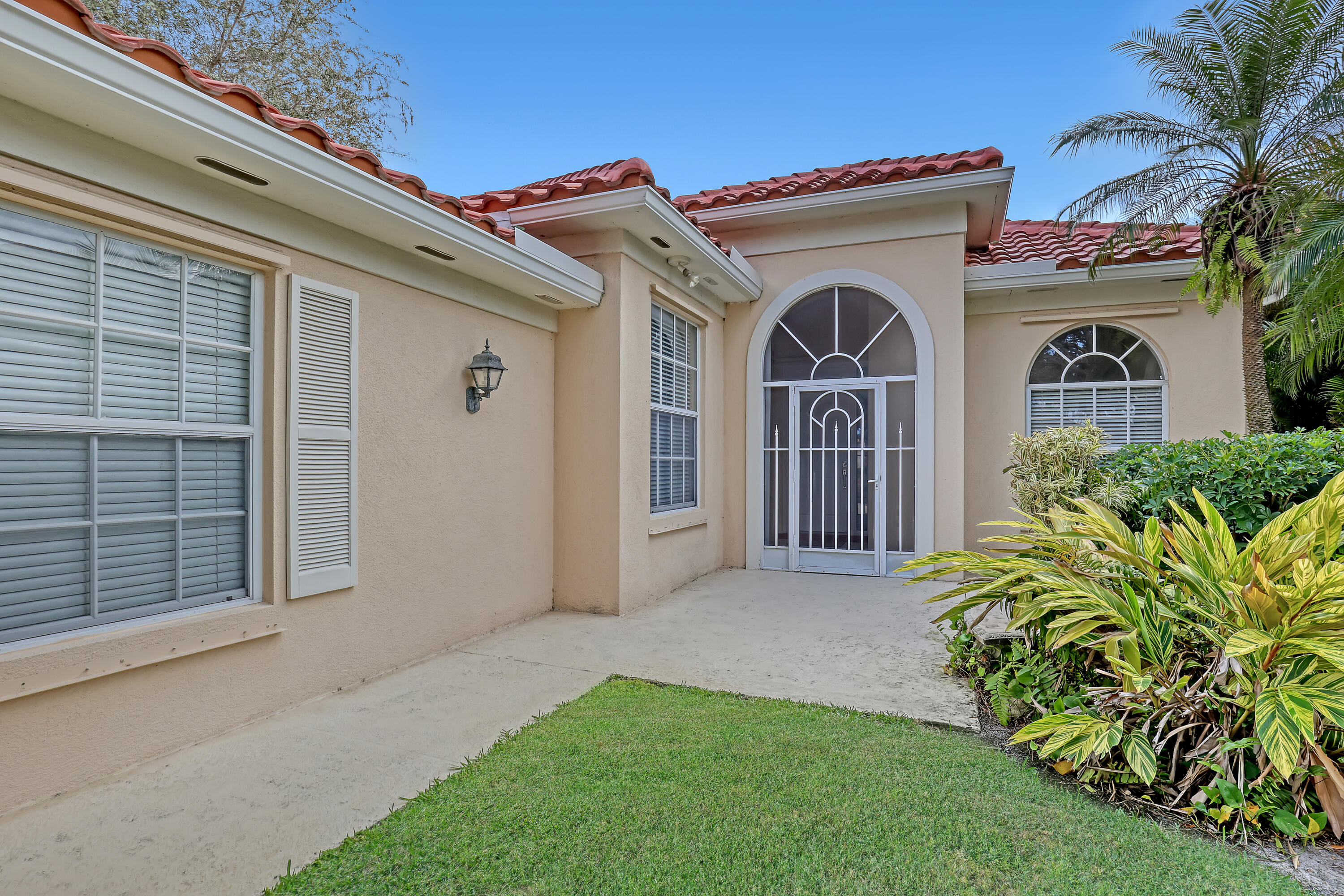 RIVERWALK 4 - Residential