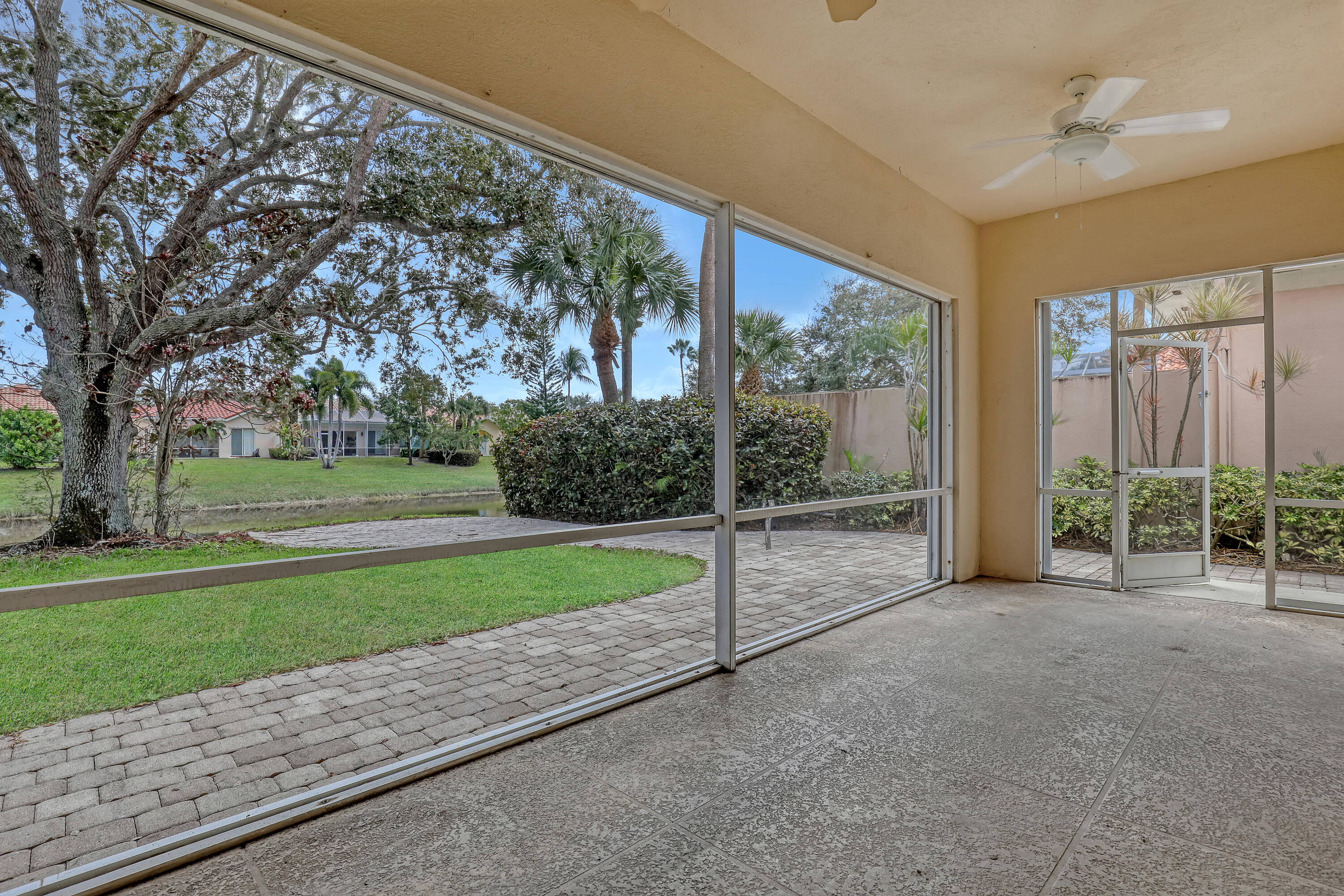 RIVERWALK 4 - Residential