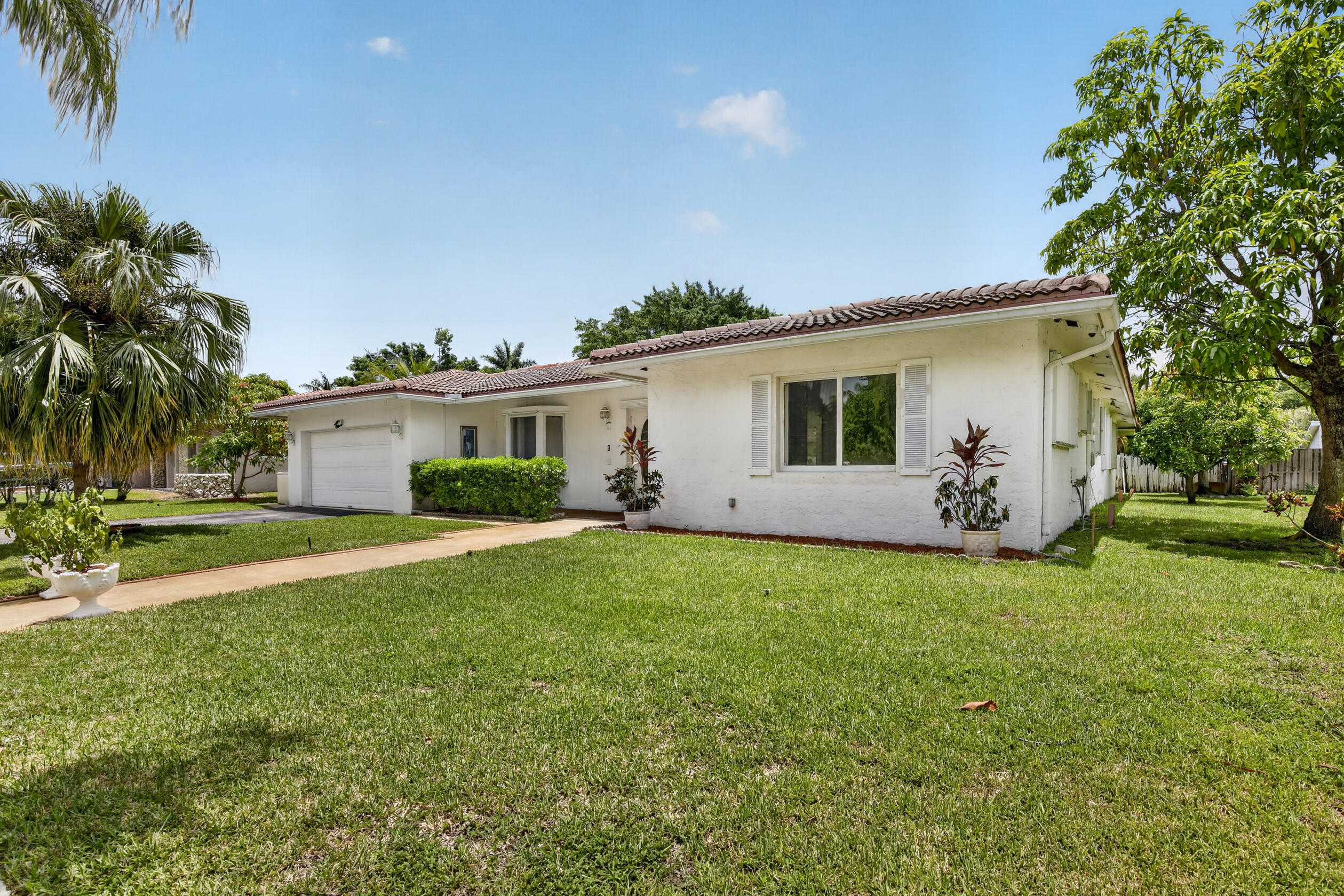 BONAVENTURE LAKES - Residential