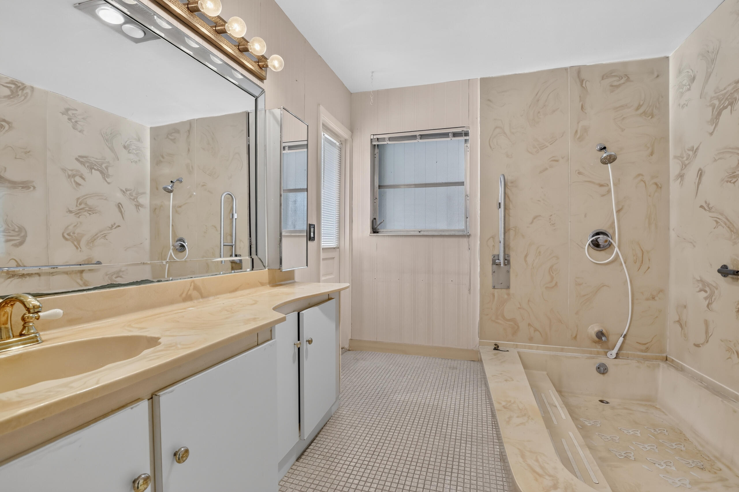 BONAVENTURE LAKES - Residential