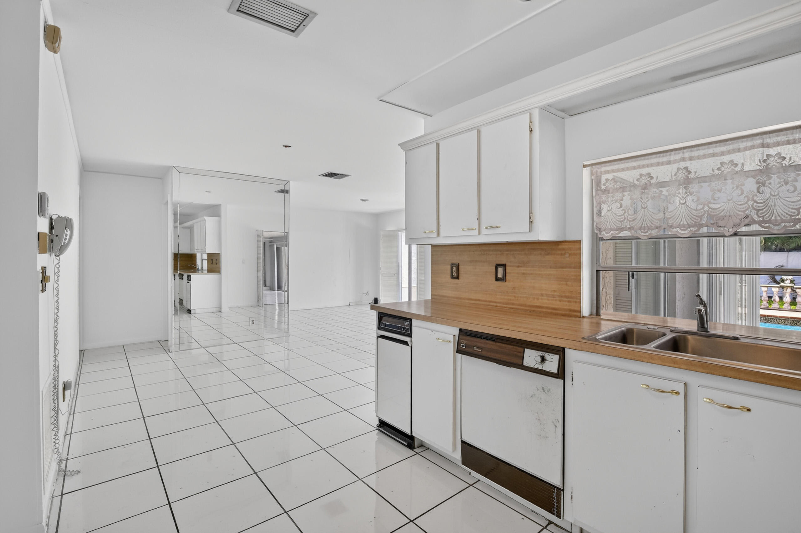 BONAVENTURE LAKES - Residential