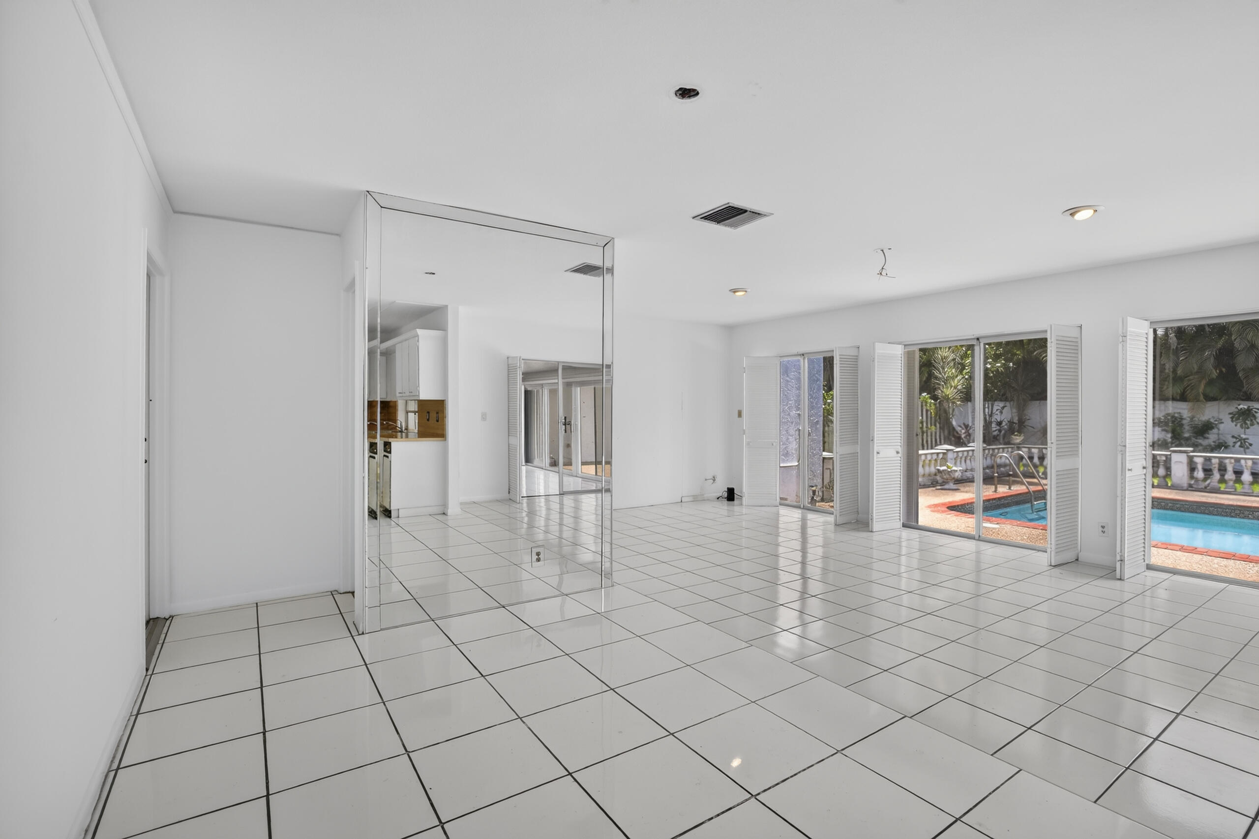 BONAVENTURE LAKES - Residential