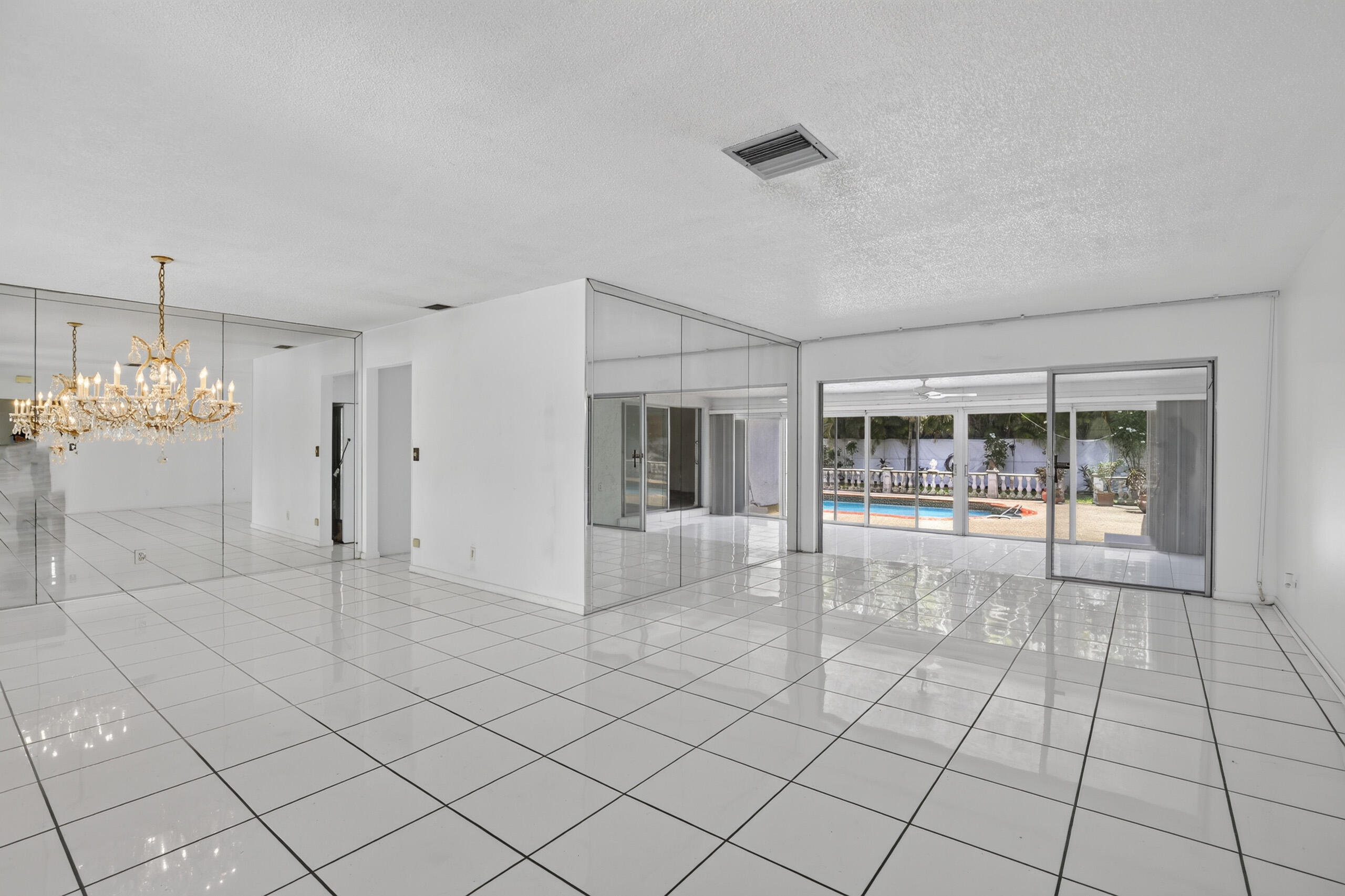 BONAVENTURE LAKES - Residential