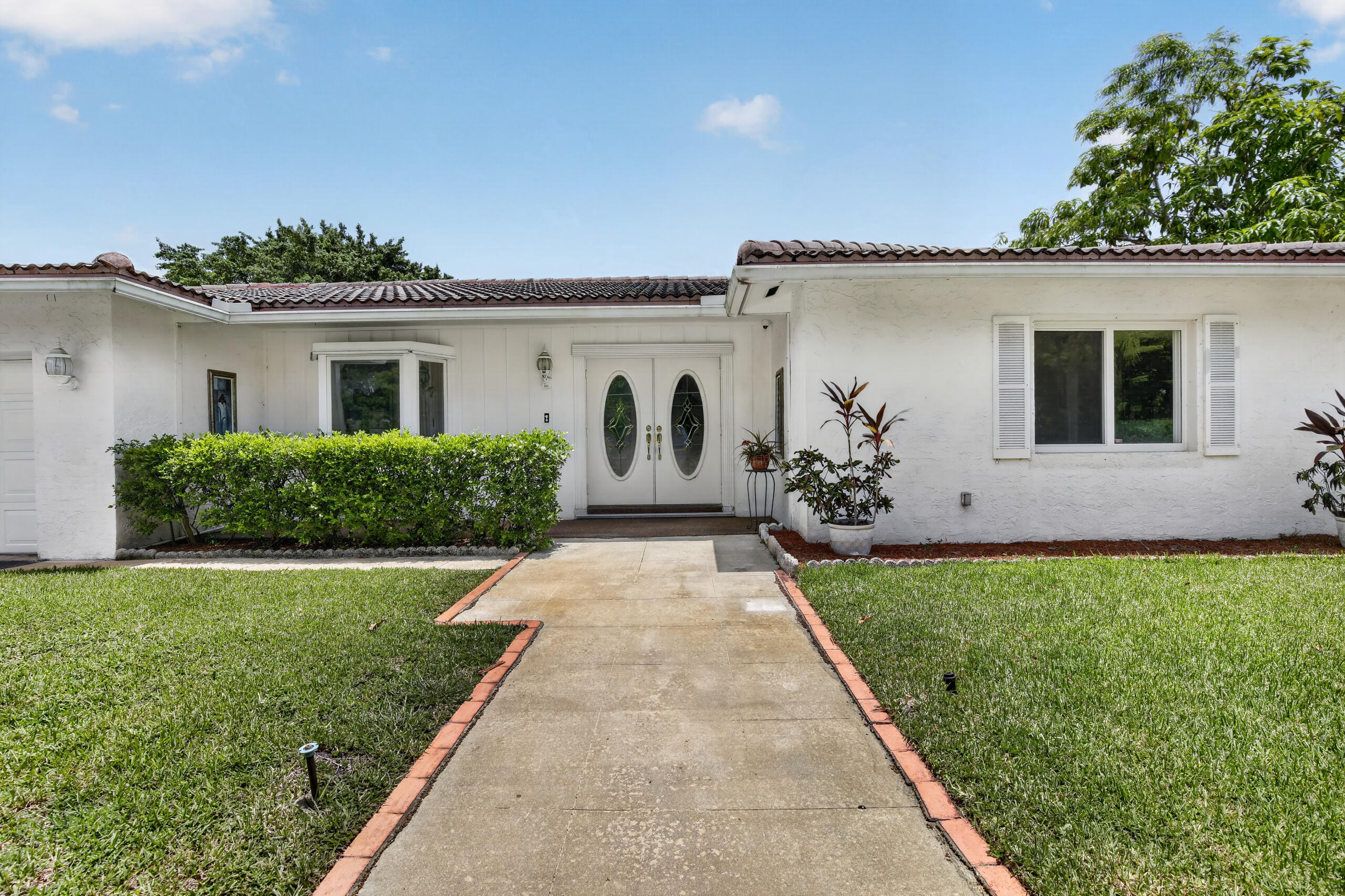 BONAVENTURE LAKES - Residential