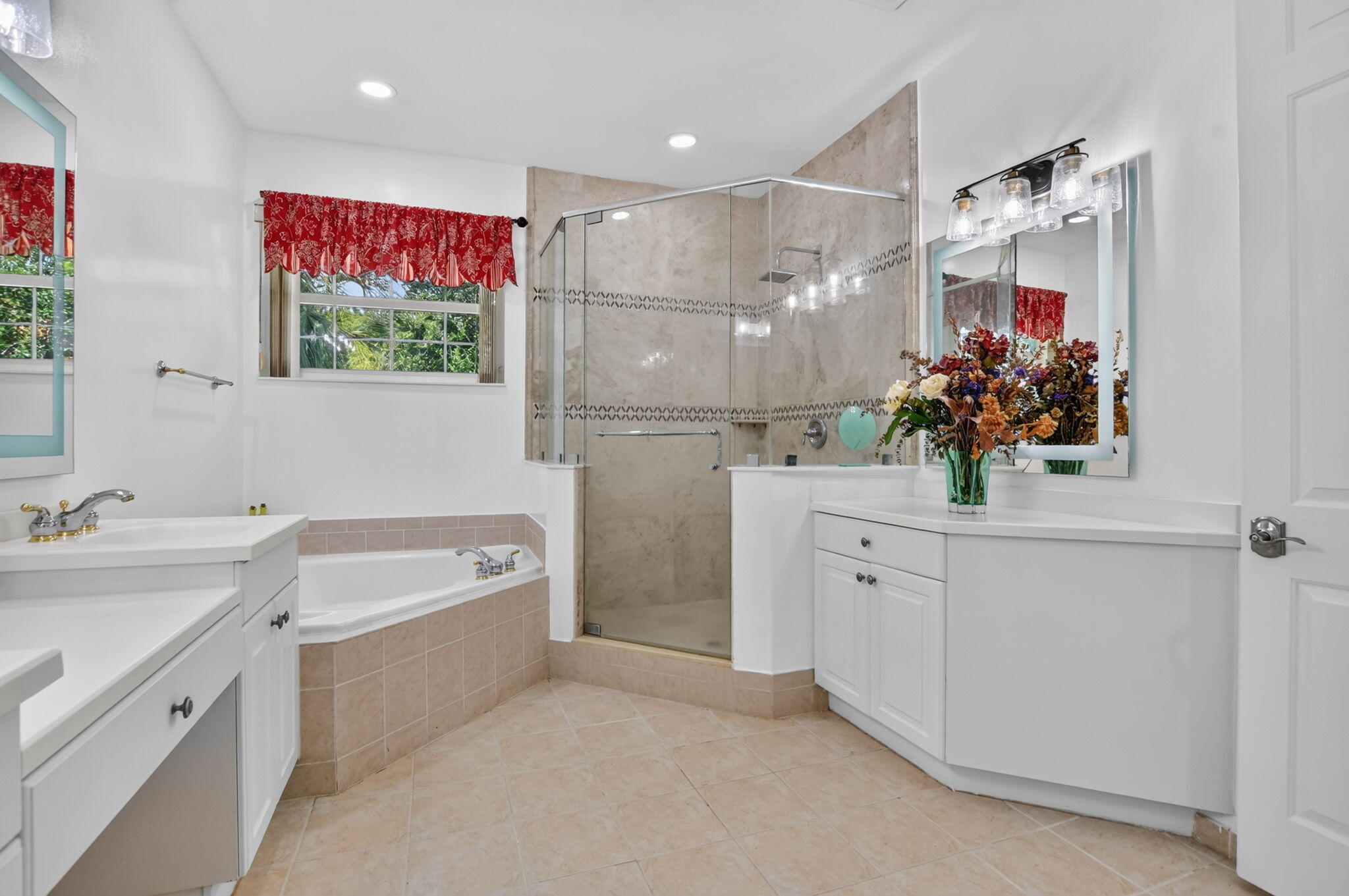 CARRIAGE POINTE - Residential