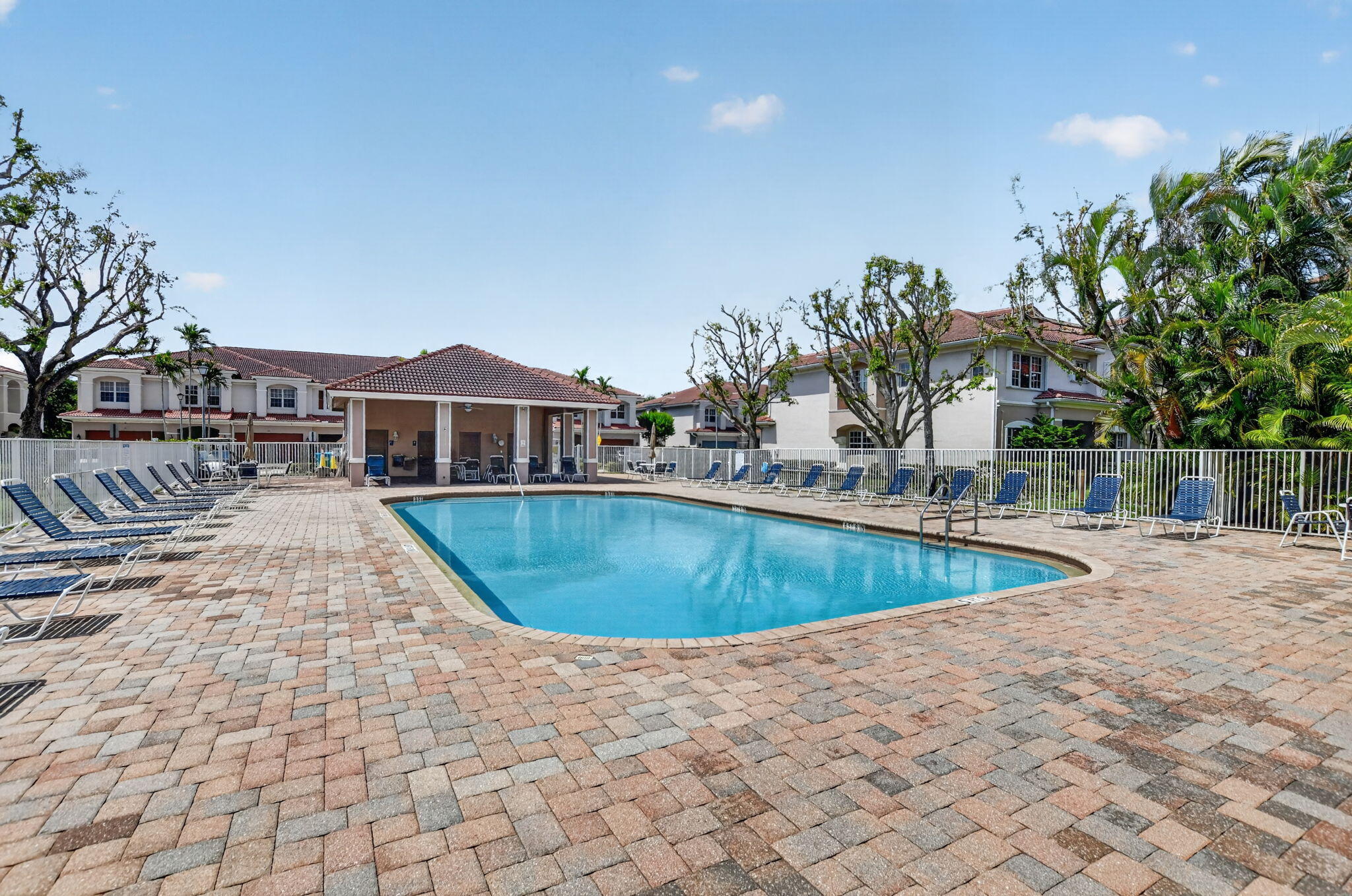 CARRIAGE POINTE - Residential