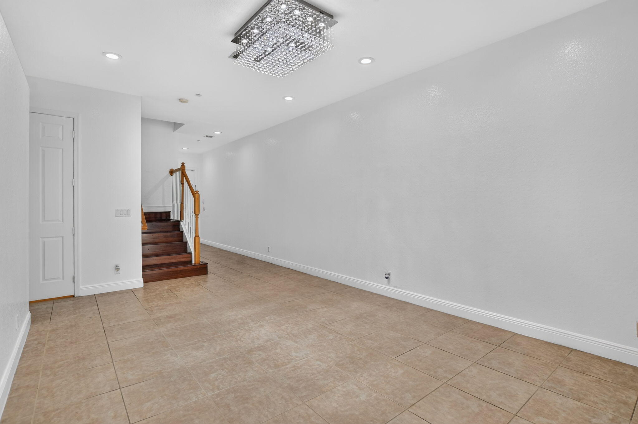 CARRIAGE POINTE - Residential