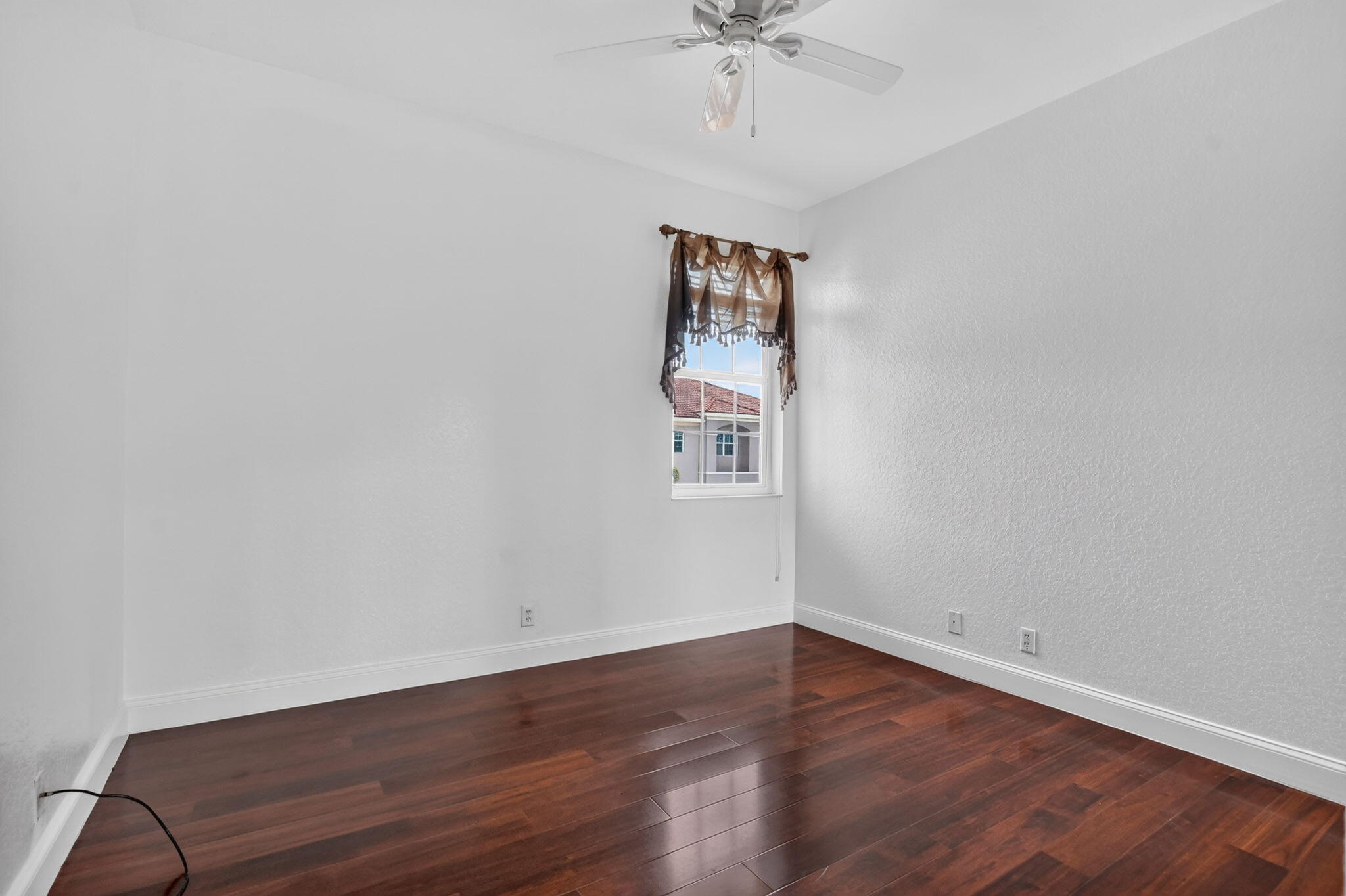 CARRIAGE POINTE - Residential