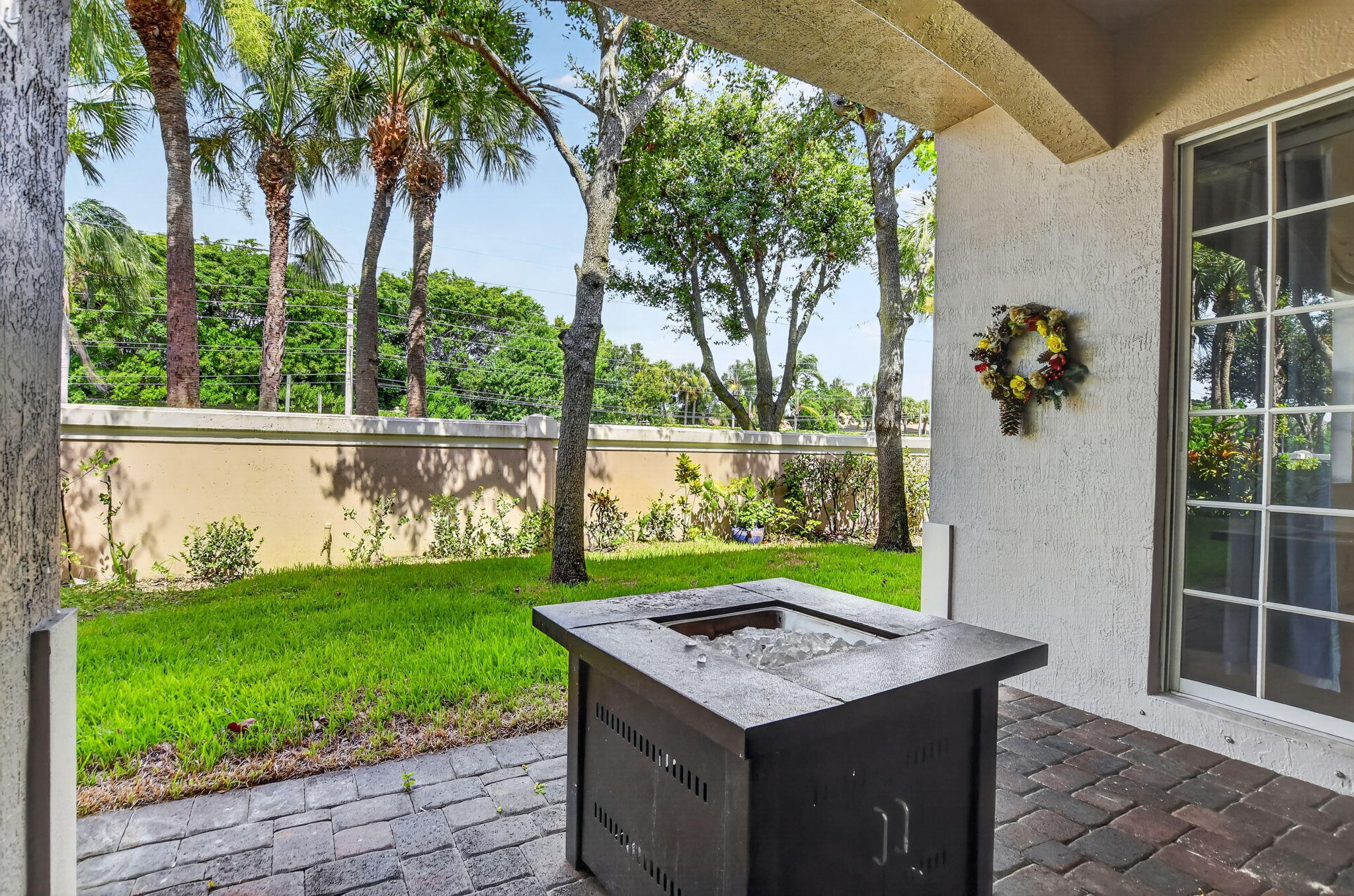 CARRIAGE POINTE - Residential