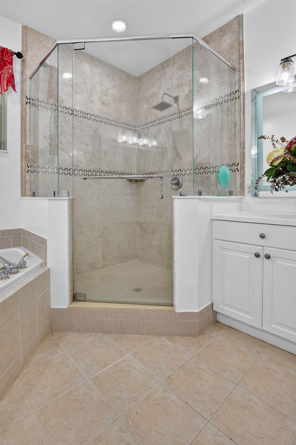 CARRIAGE POINTE - Residential