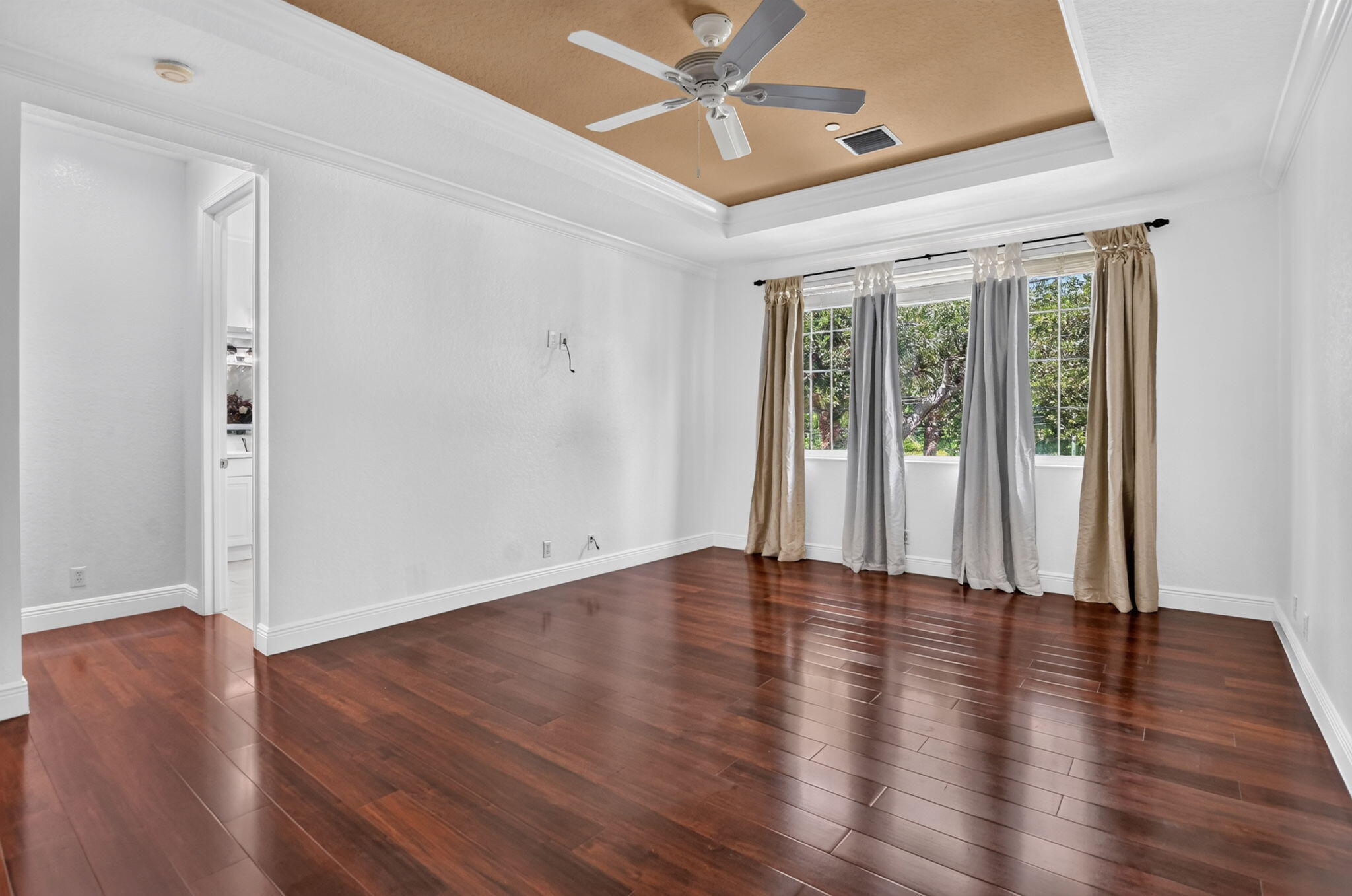 CARRIAGE POINTE - Residential