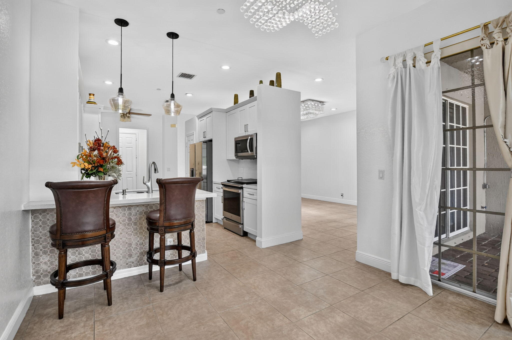 CARRIAGE POINTE - Residential