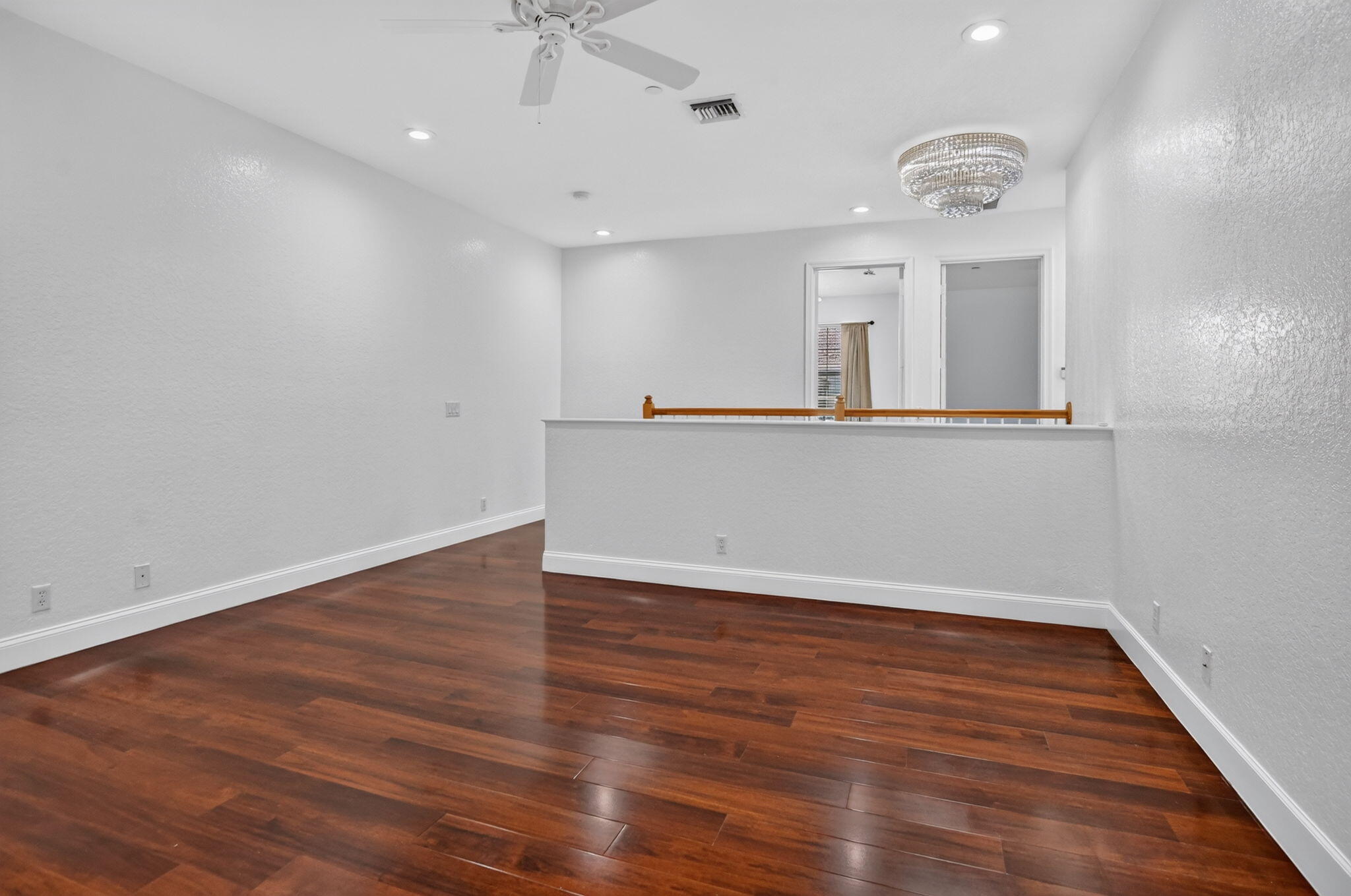 CARRIAGE POINTE - Residential