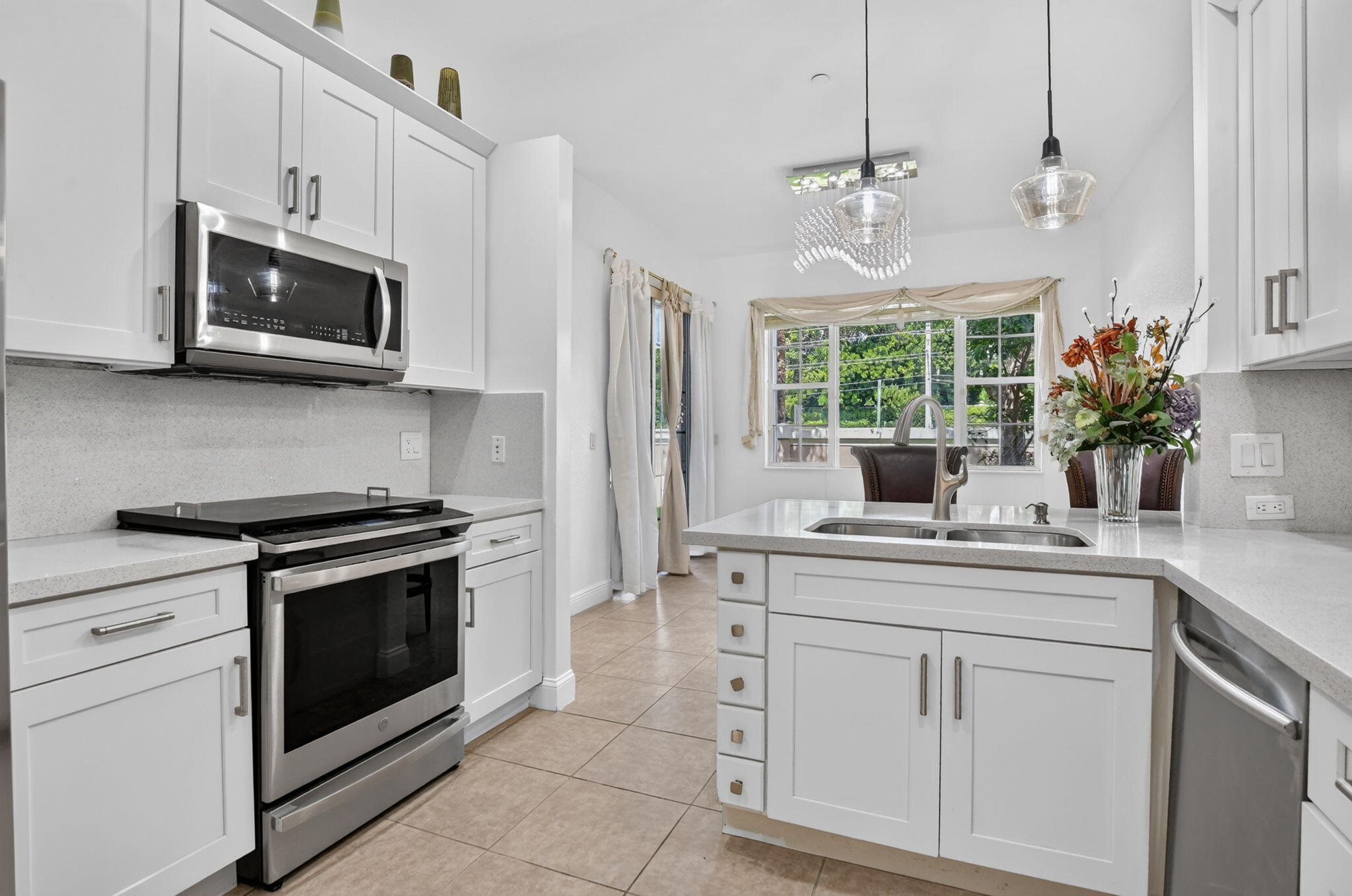 CARRIAGE POINTE - Residential