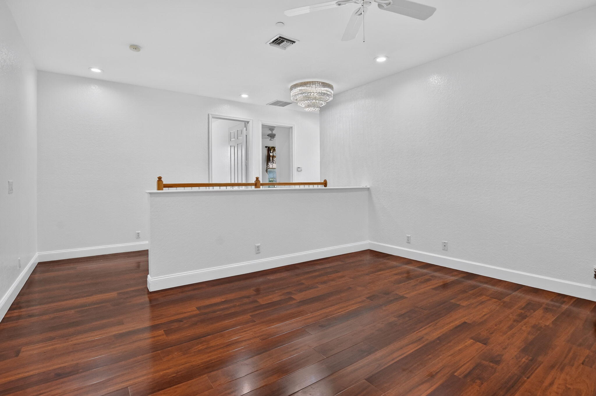 CARRIAGE POINTE - Residential